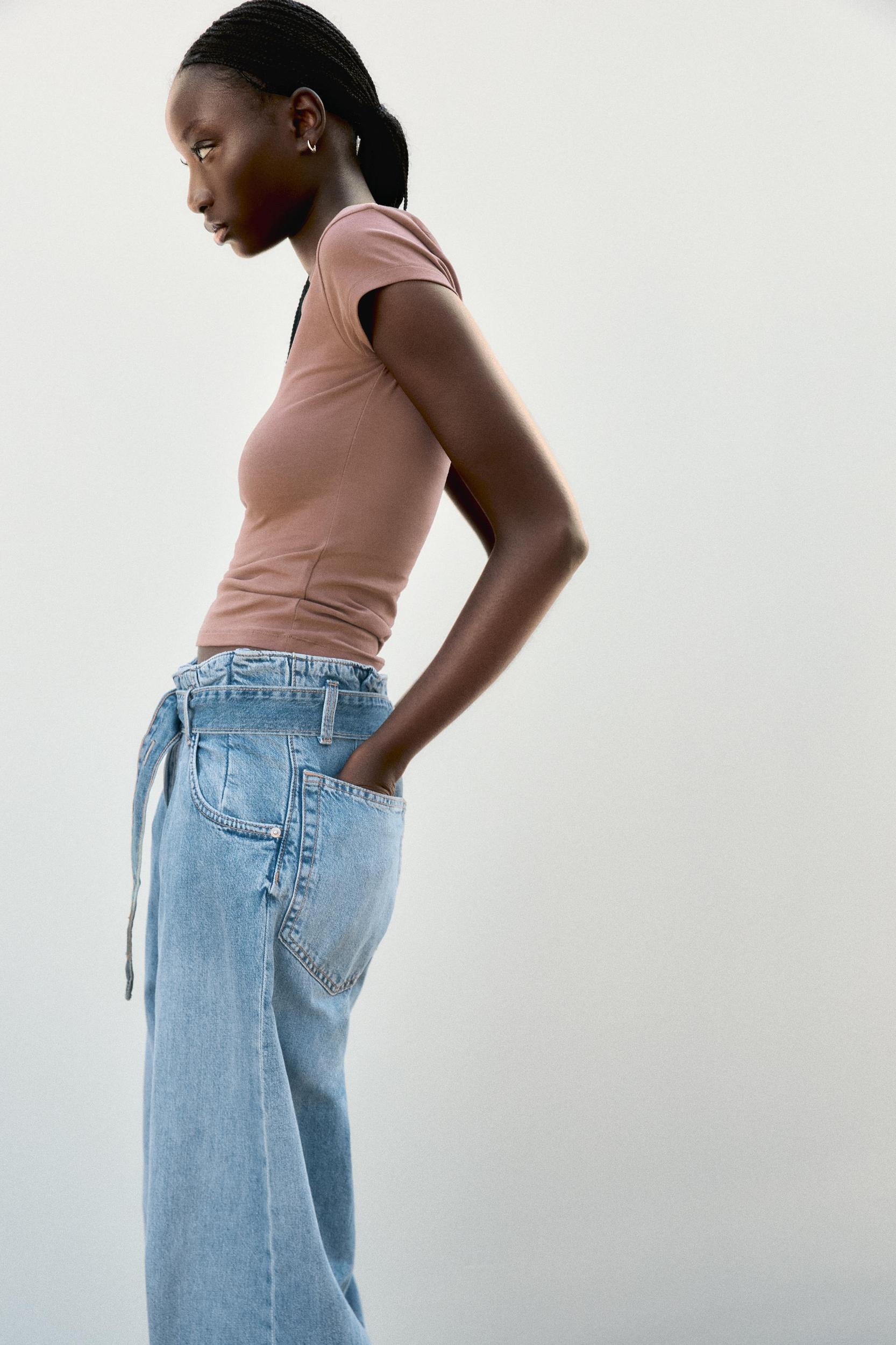 SLIM FIT SHORT SLEEVE T-SHIRT Product Image