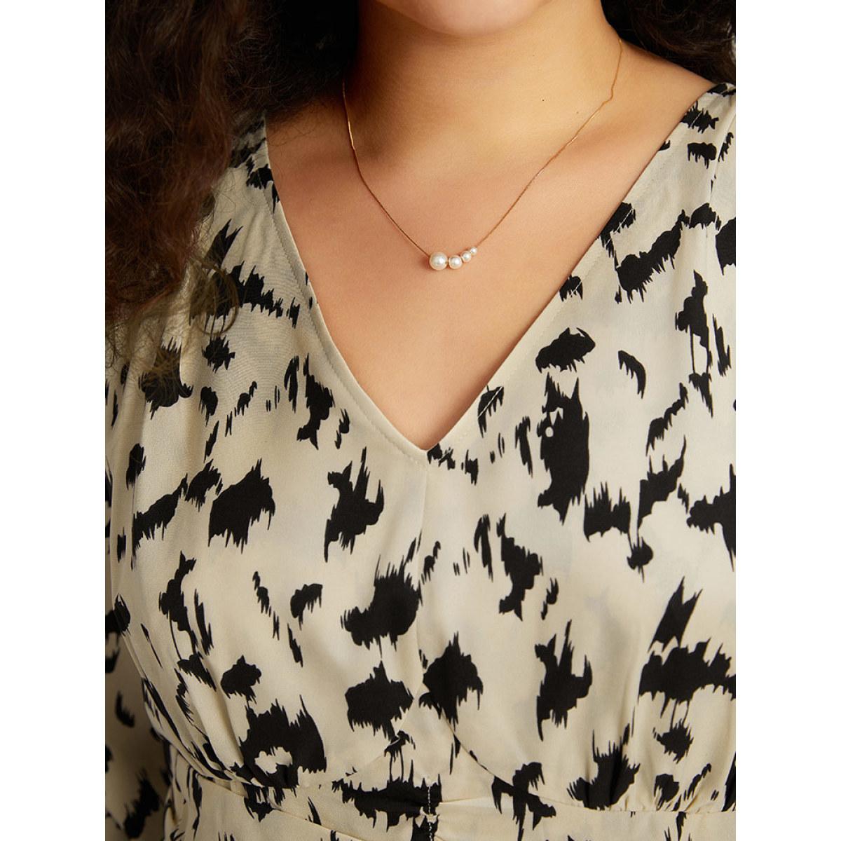 Plus Size Geometric Contrast Belted Elastic Cuffs Dress Apricot Women Elegant Elastic cuffs V-neck Long Sleeve Curvy Midi Dress BloomChic 26/4X Product Image