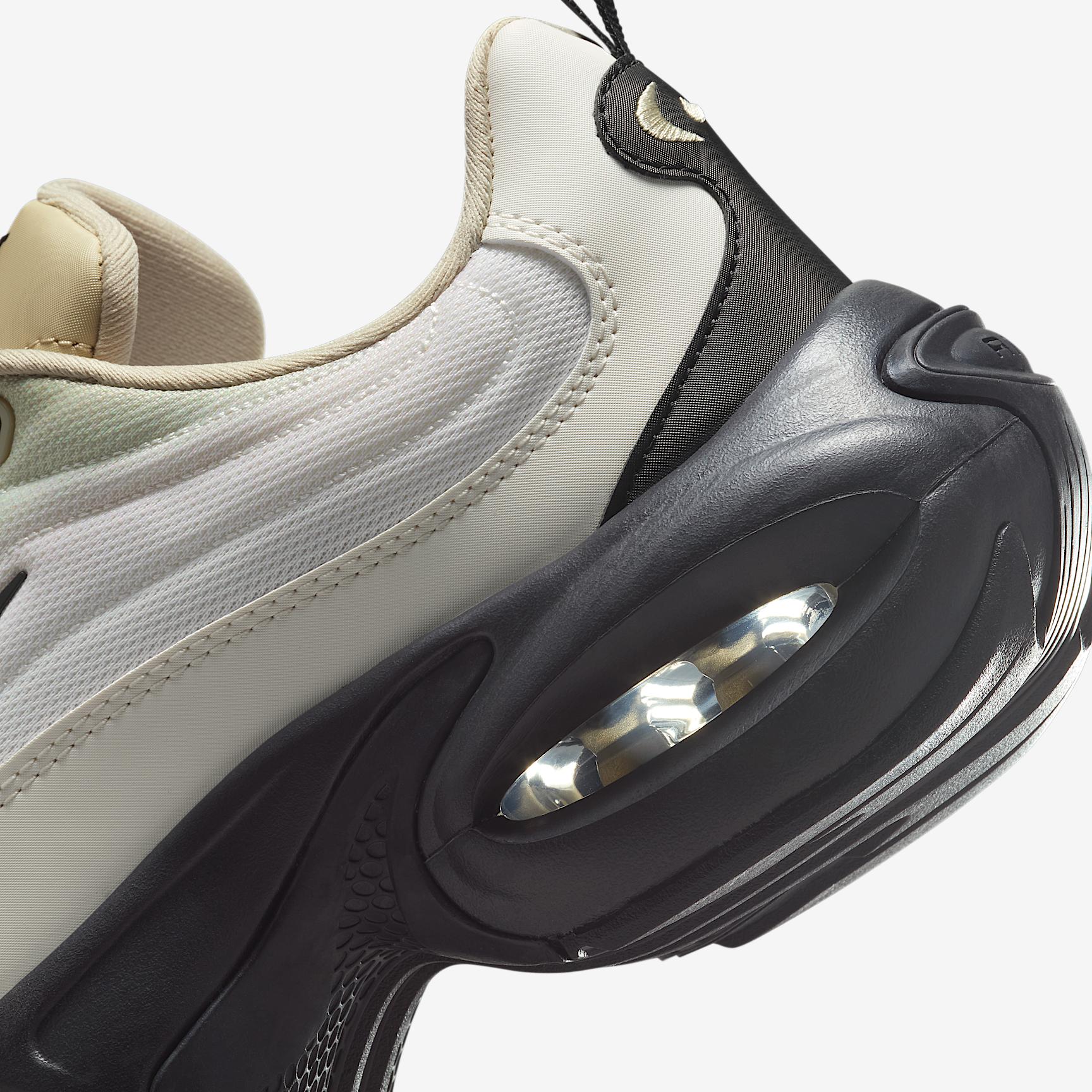 Nike Women's Air Max Portal Shoes Product Image