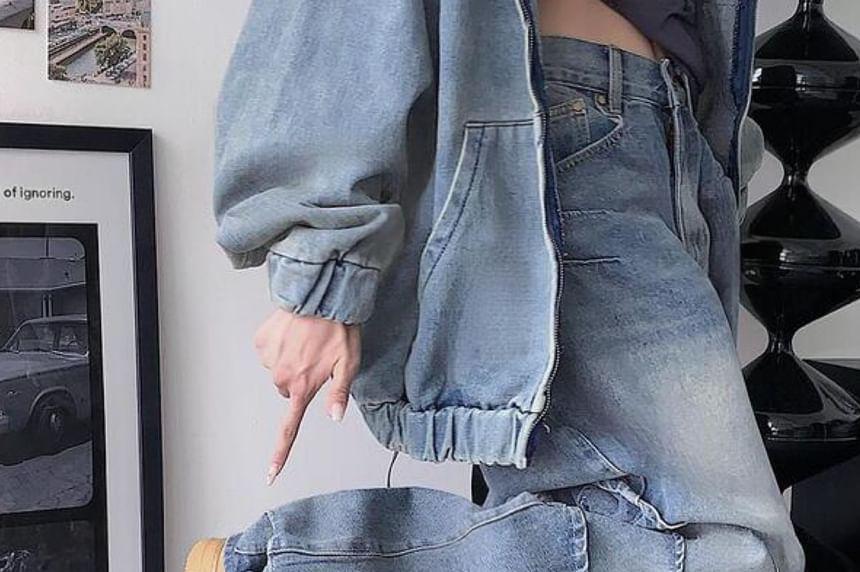 Low-Waist Wide-Leg Jeans Product Image