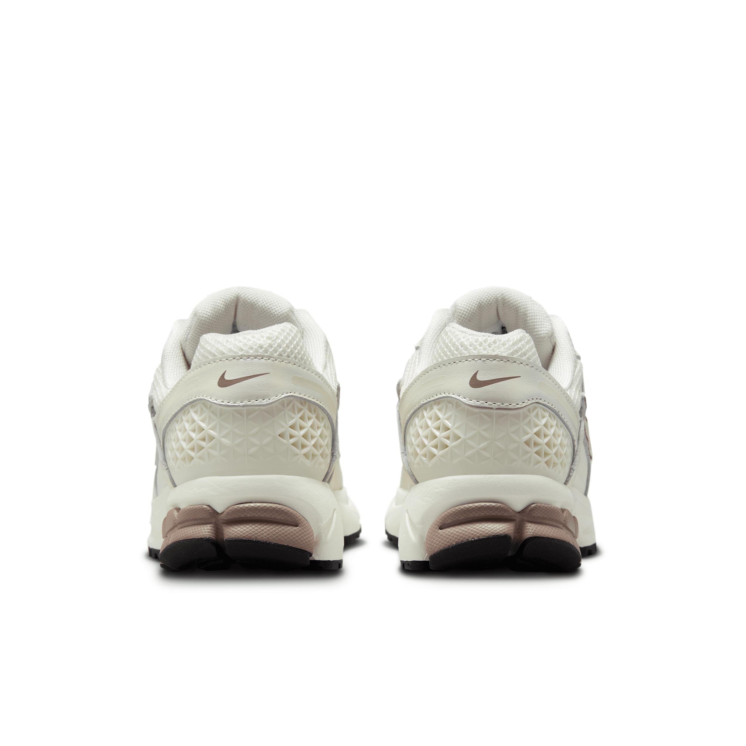 Nike Women's Zoom Vomero 5 Shoes Product Image