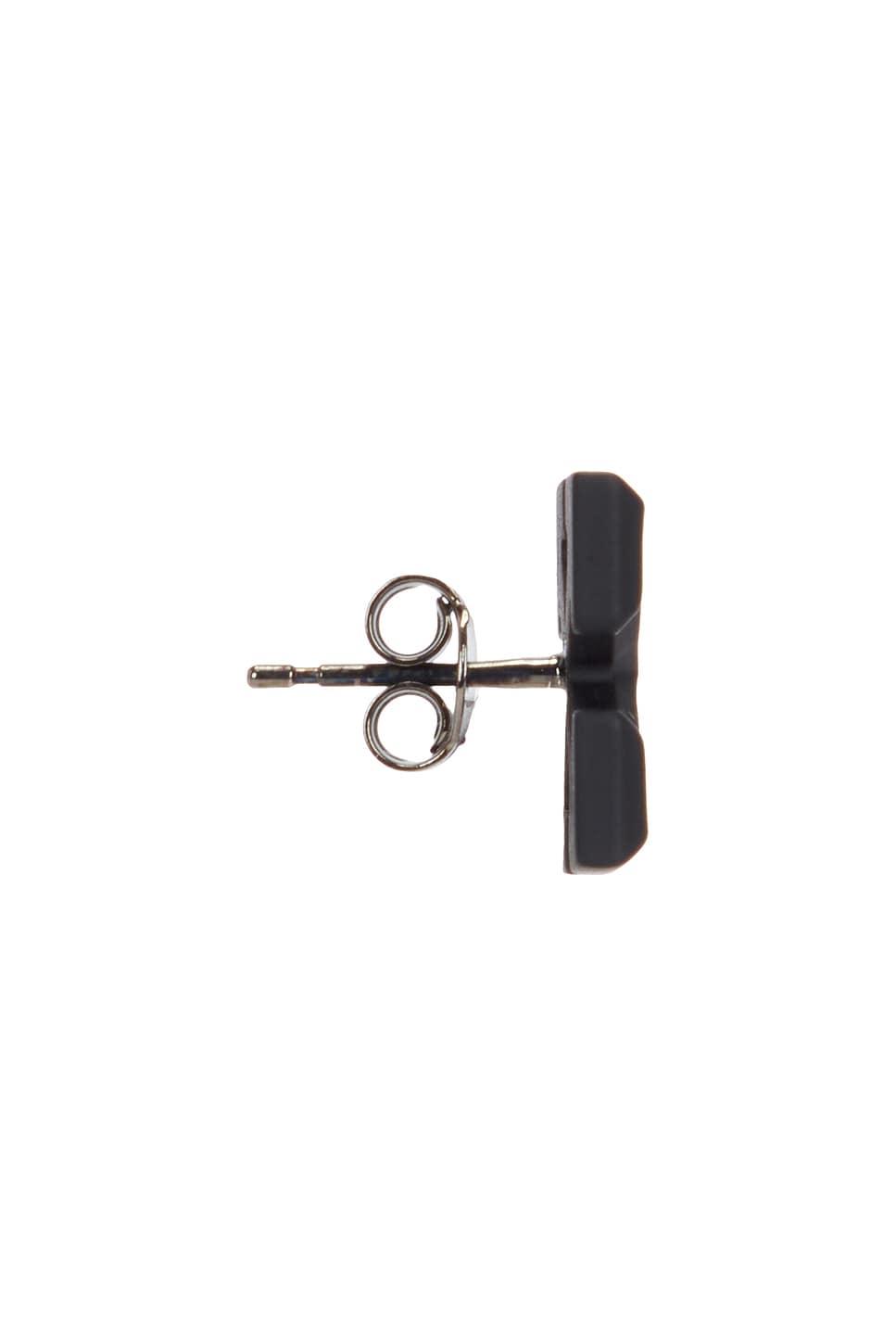 Arrow Mono Earring Product Image