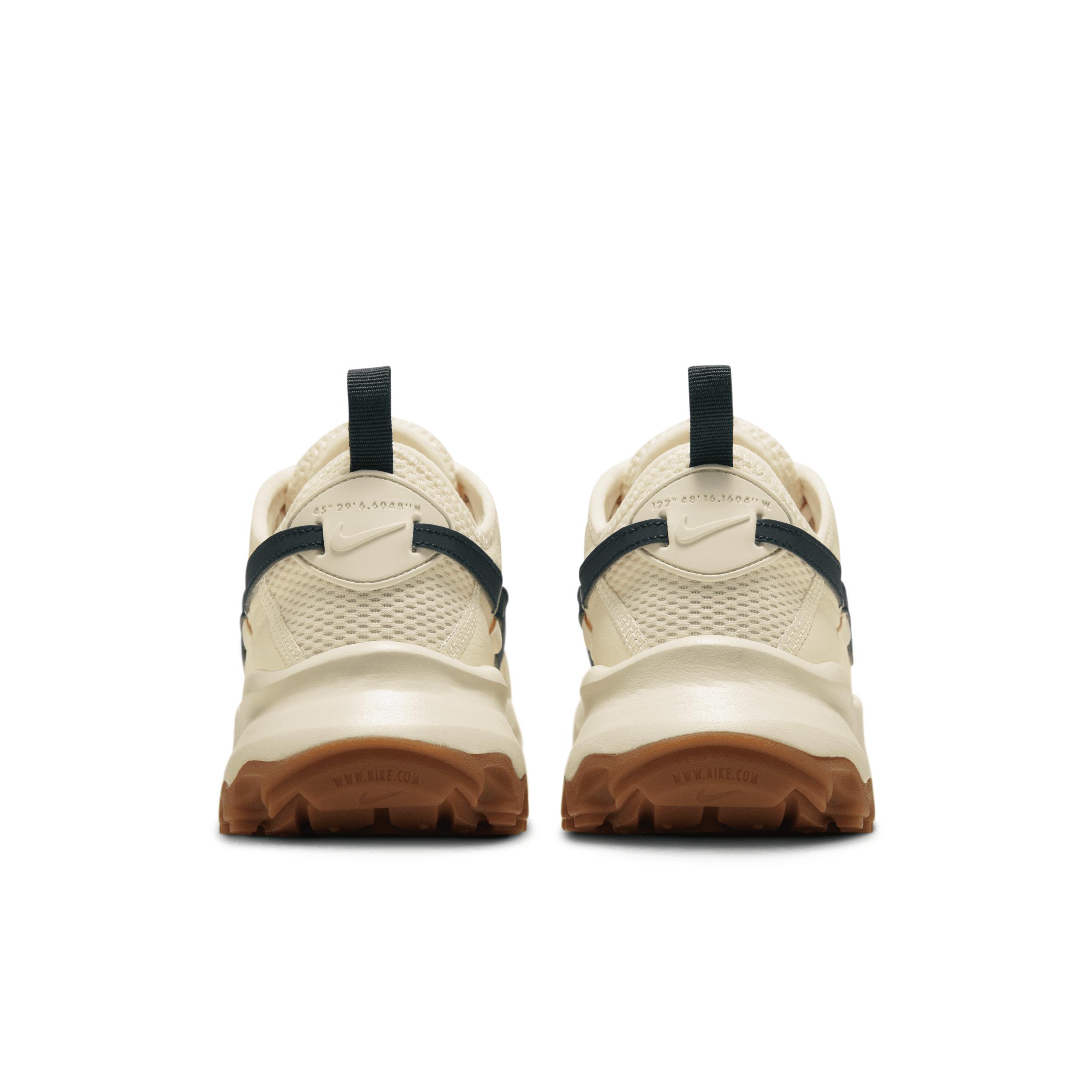 Nike Womens Nike TC 7900 - Womens Shoes Lt Brown/Armory Navy/Pale Ivory Product Image