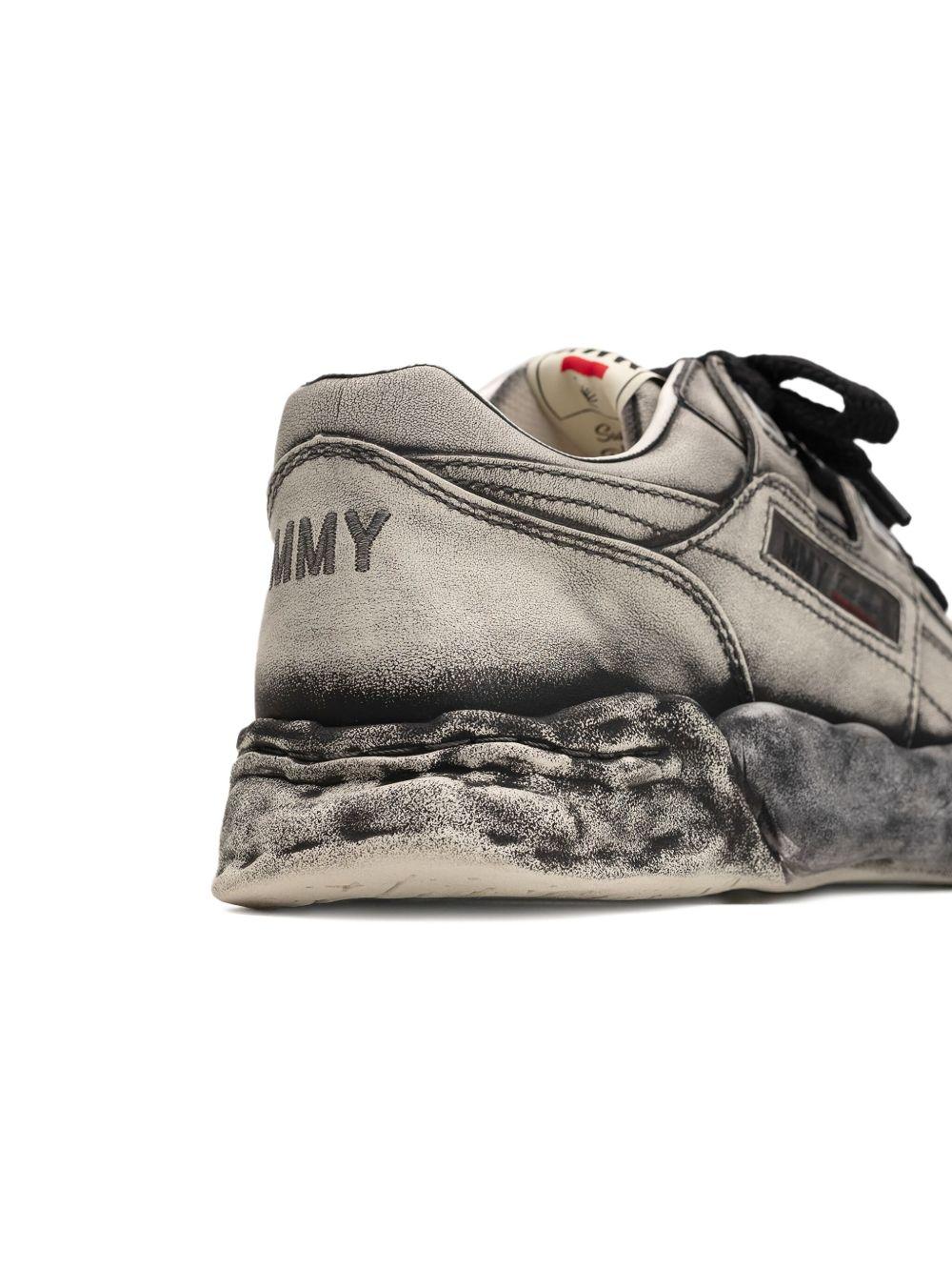 leather sneakers  Product Image