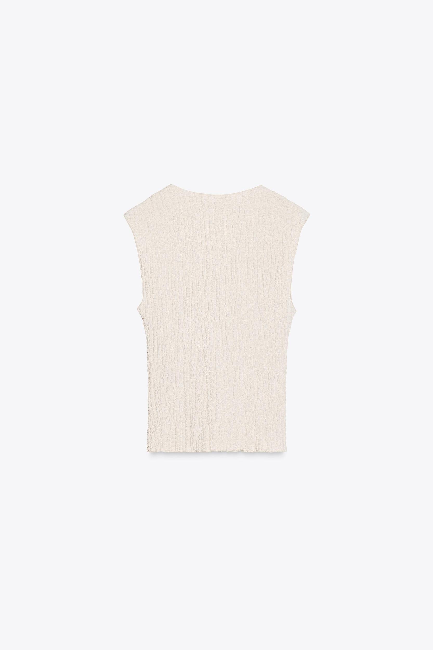 TEXTURED V-NECK TOP Product Image