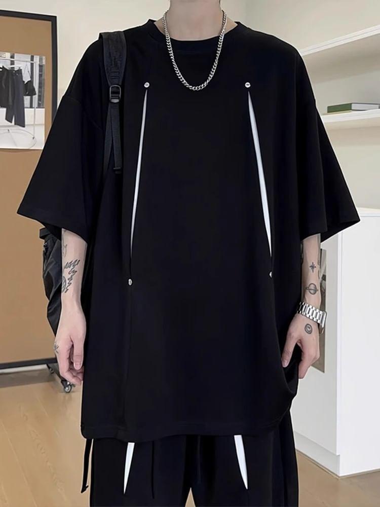 Set: Short Sleeve Crew Neck Two Tone Panel T-Shirt + Drawstring Waist Sweat Shorts Product Image