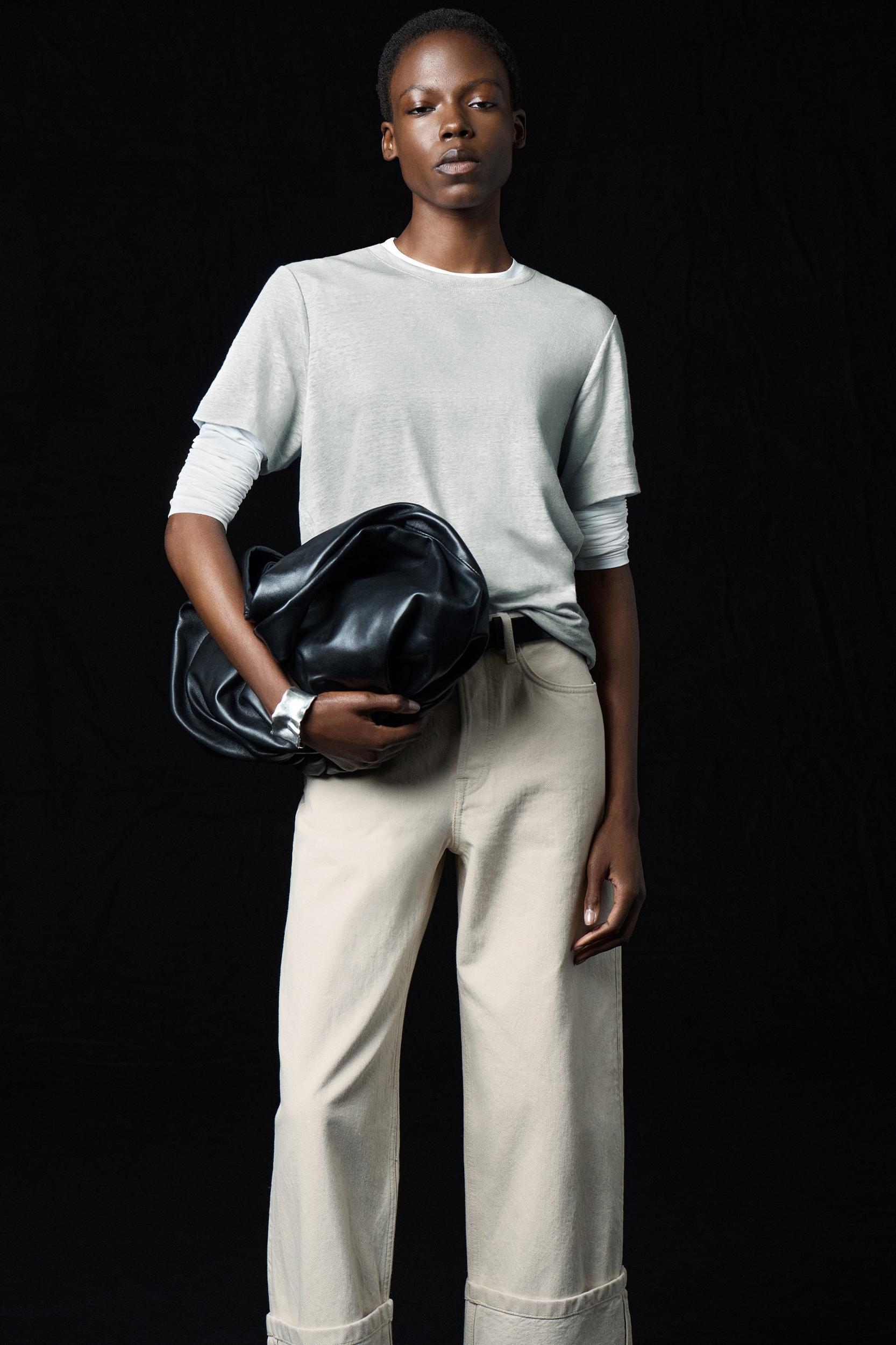 CREW-NECK LINEN T-SHIRT Product Image