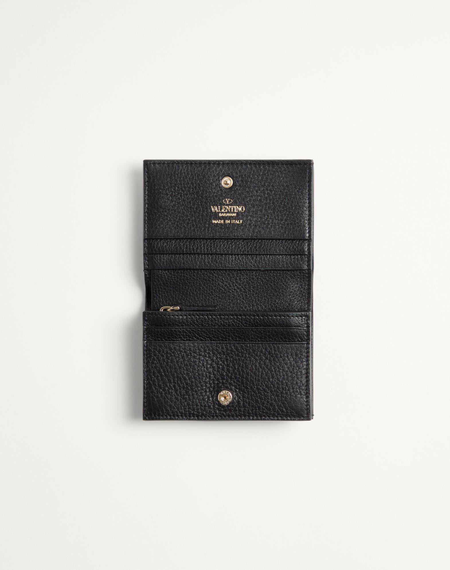 Small Rockstud Grainy Calfskin Wallet Product Image