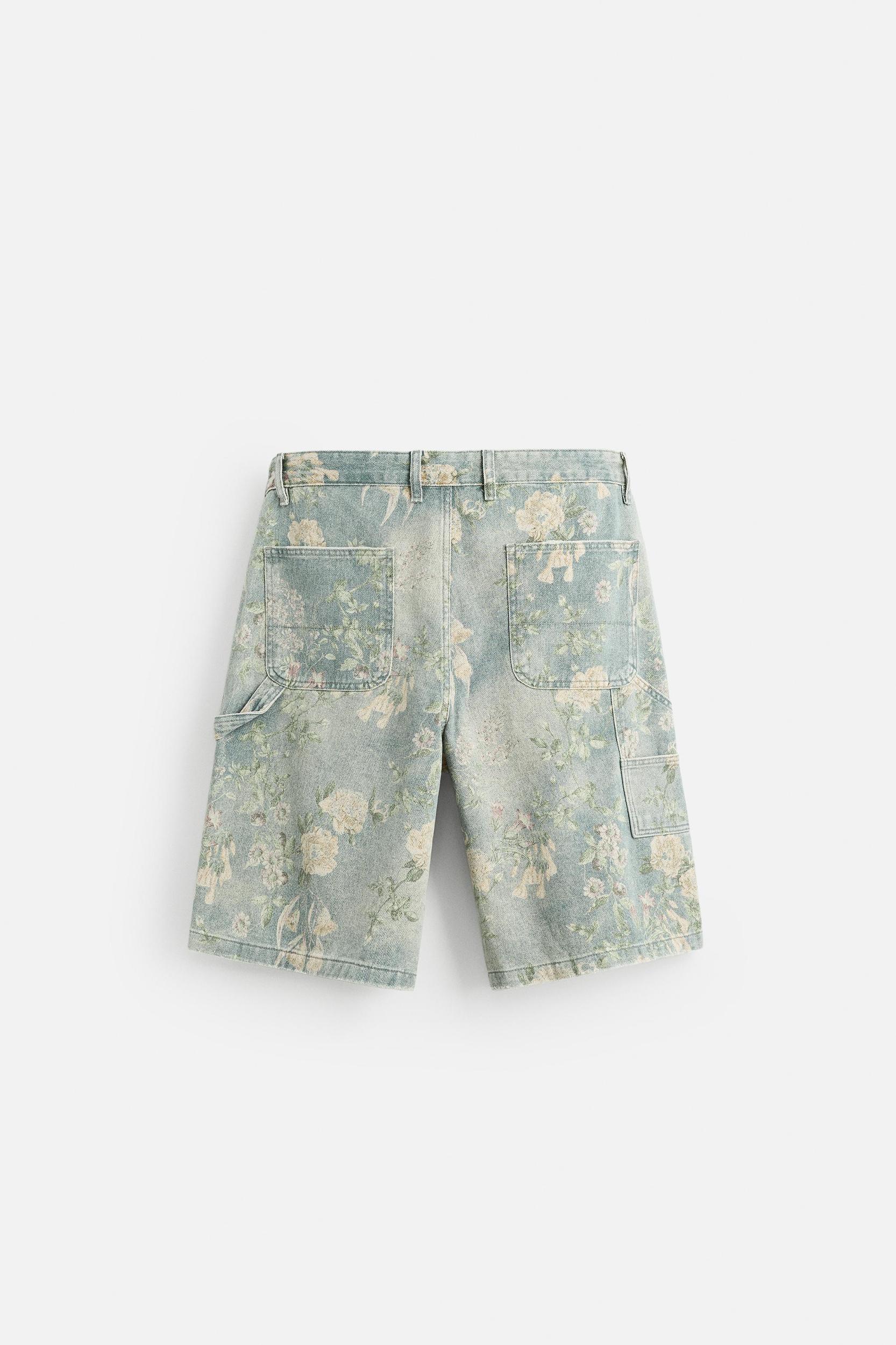 FLORAL PRINT CARPENTER POCKET BERMUDA SHORTS Product Image