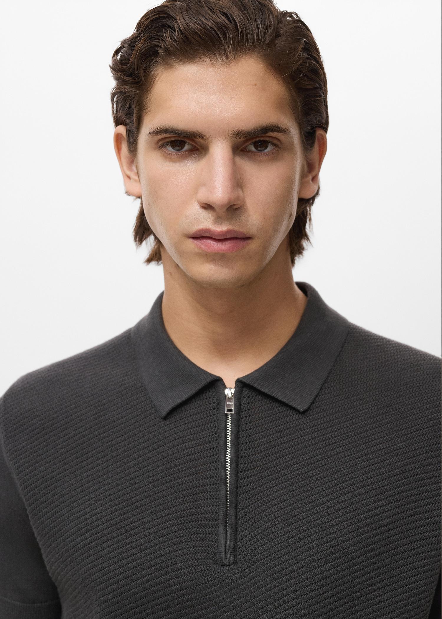 Openwork knitted polo shirt with zipper - Men | MANGO USA Product Image