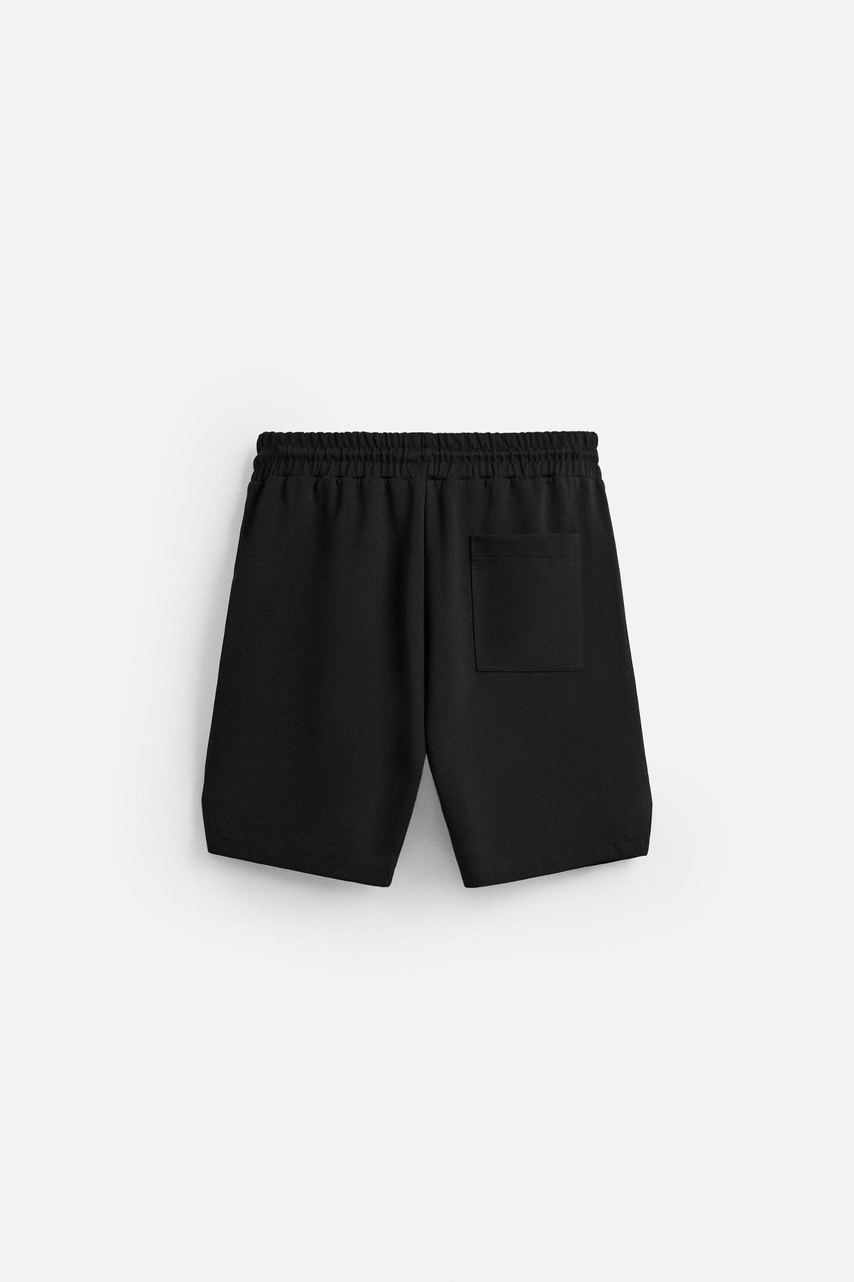 INTERLOCK TEXTURED SHORTS Product Image