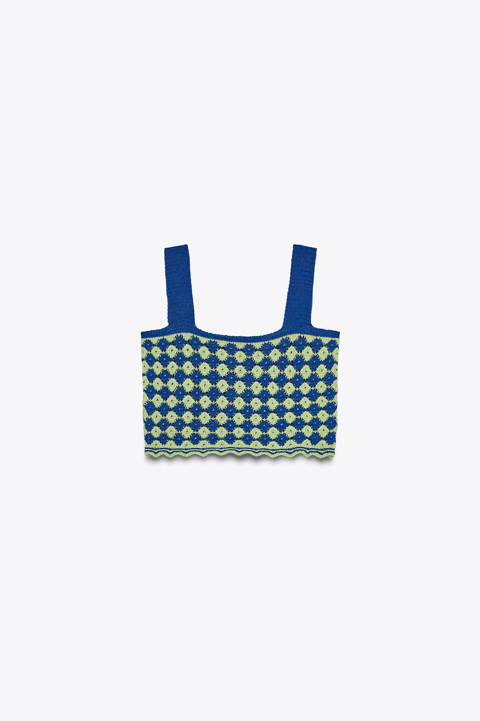 STRUCTURED KNIT CROP TOP Product Image