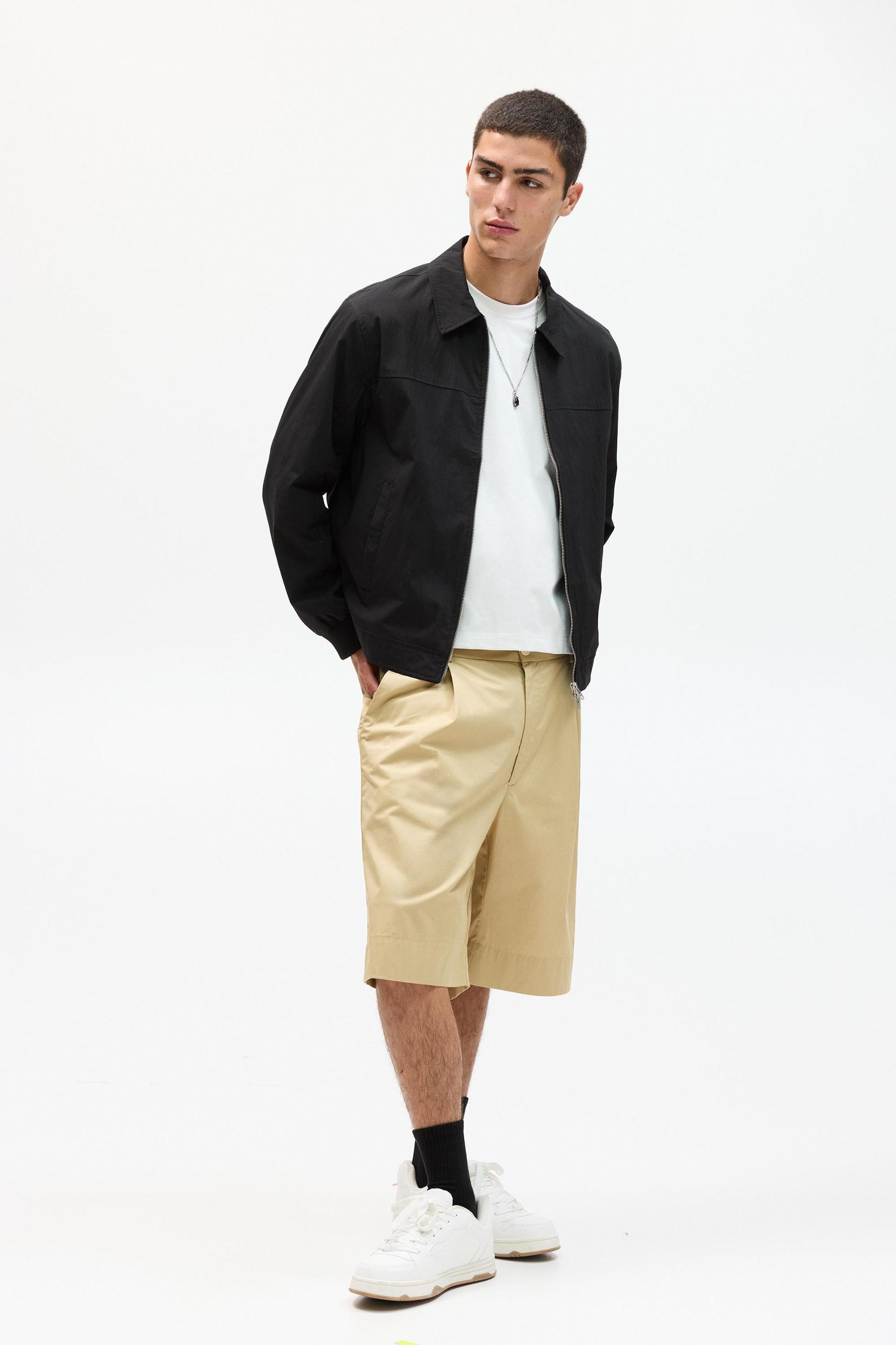 Lightweight jacket with lapel collar Product Image