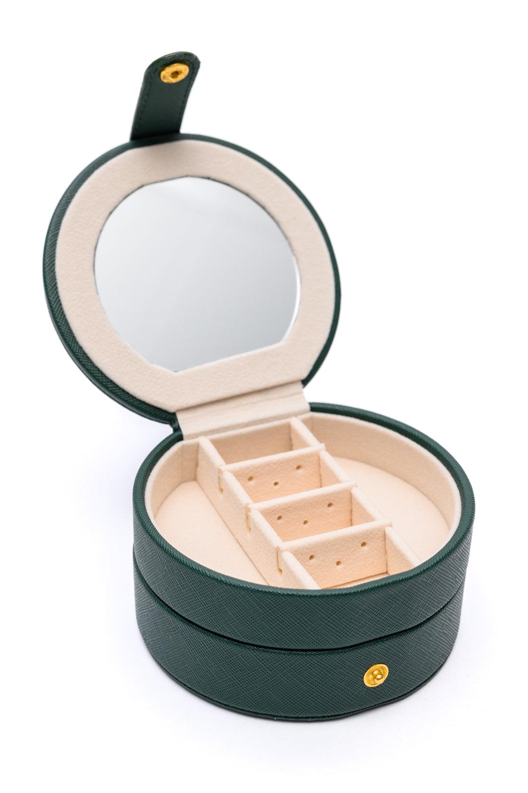 Circular Travel Jewelry Case in Green (Online Exclusive) Product Image