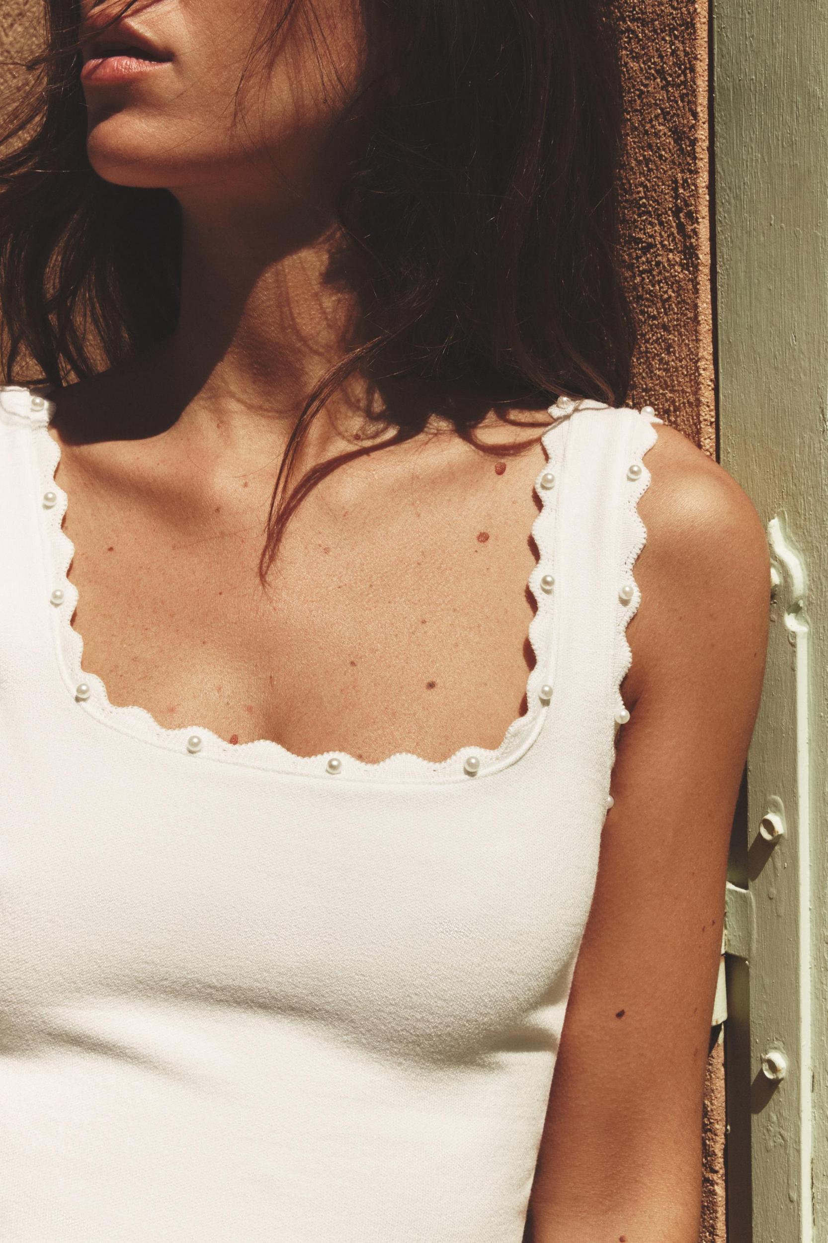 PEARL KNIT TOP Product Image