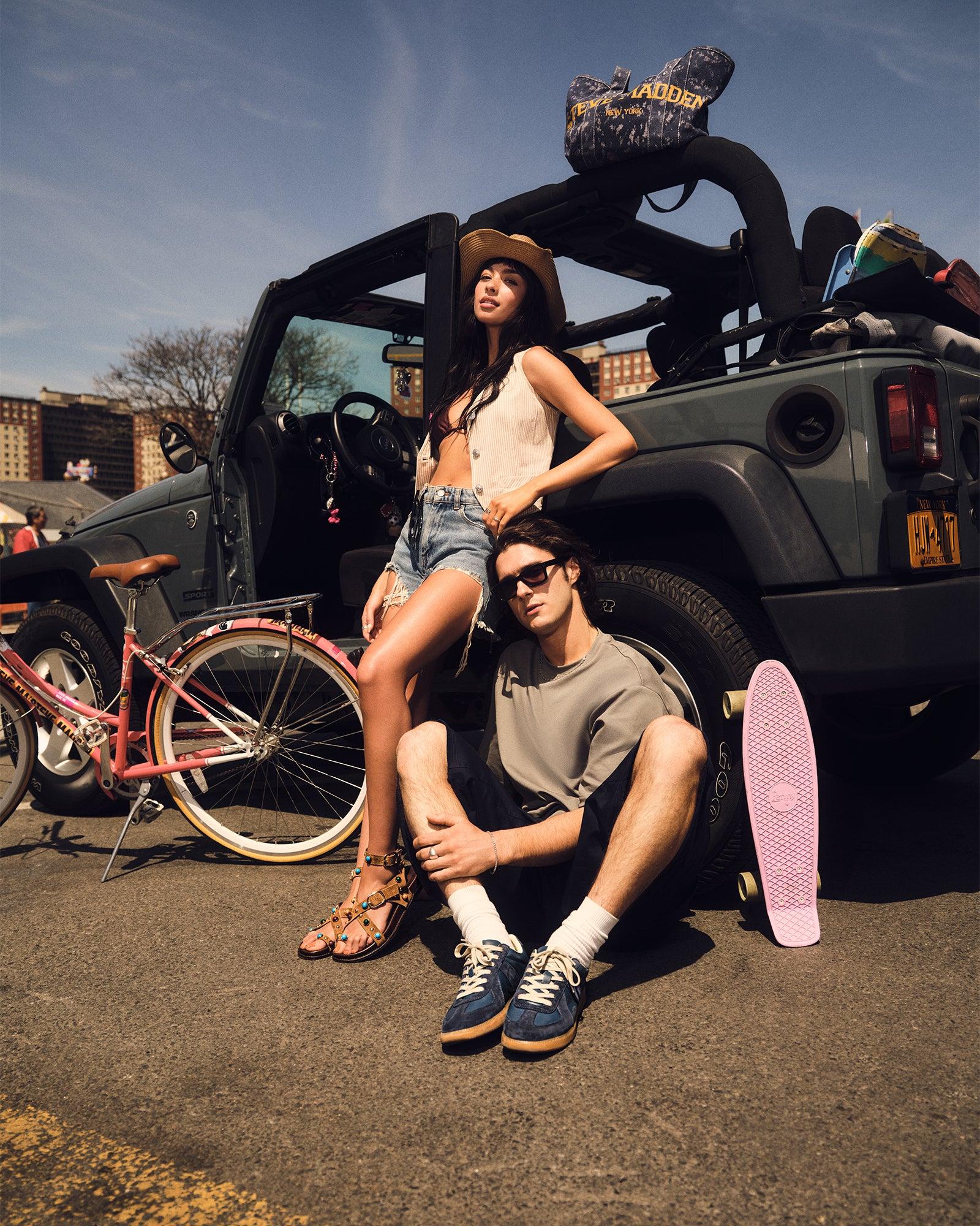 SELENE TOP KHAKI Female Product Image