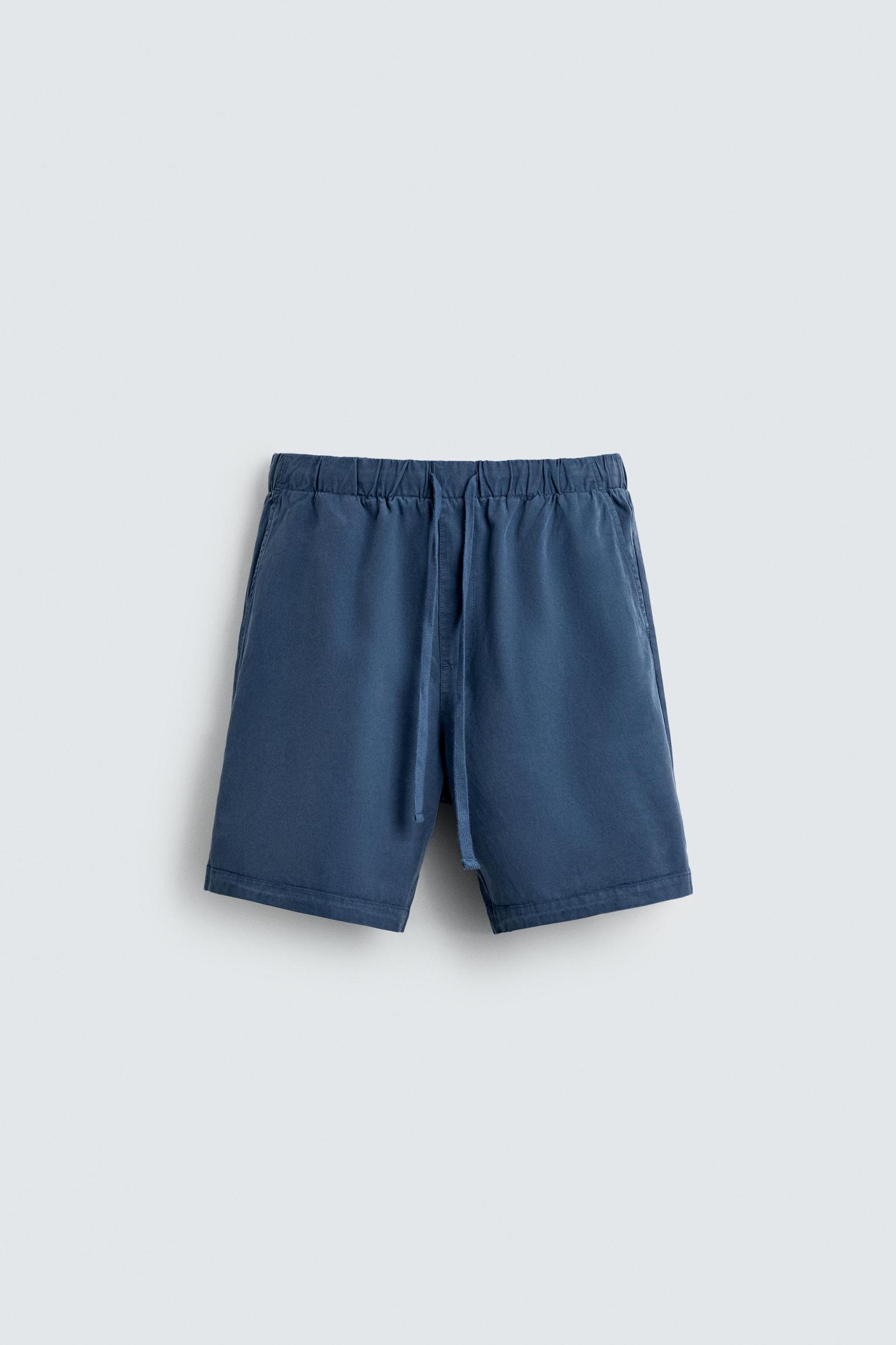 RELAXED FIT LYOCELL-COTTON SHORTS Product Image