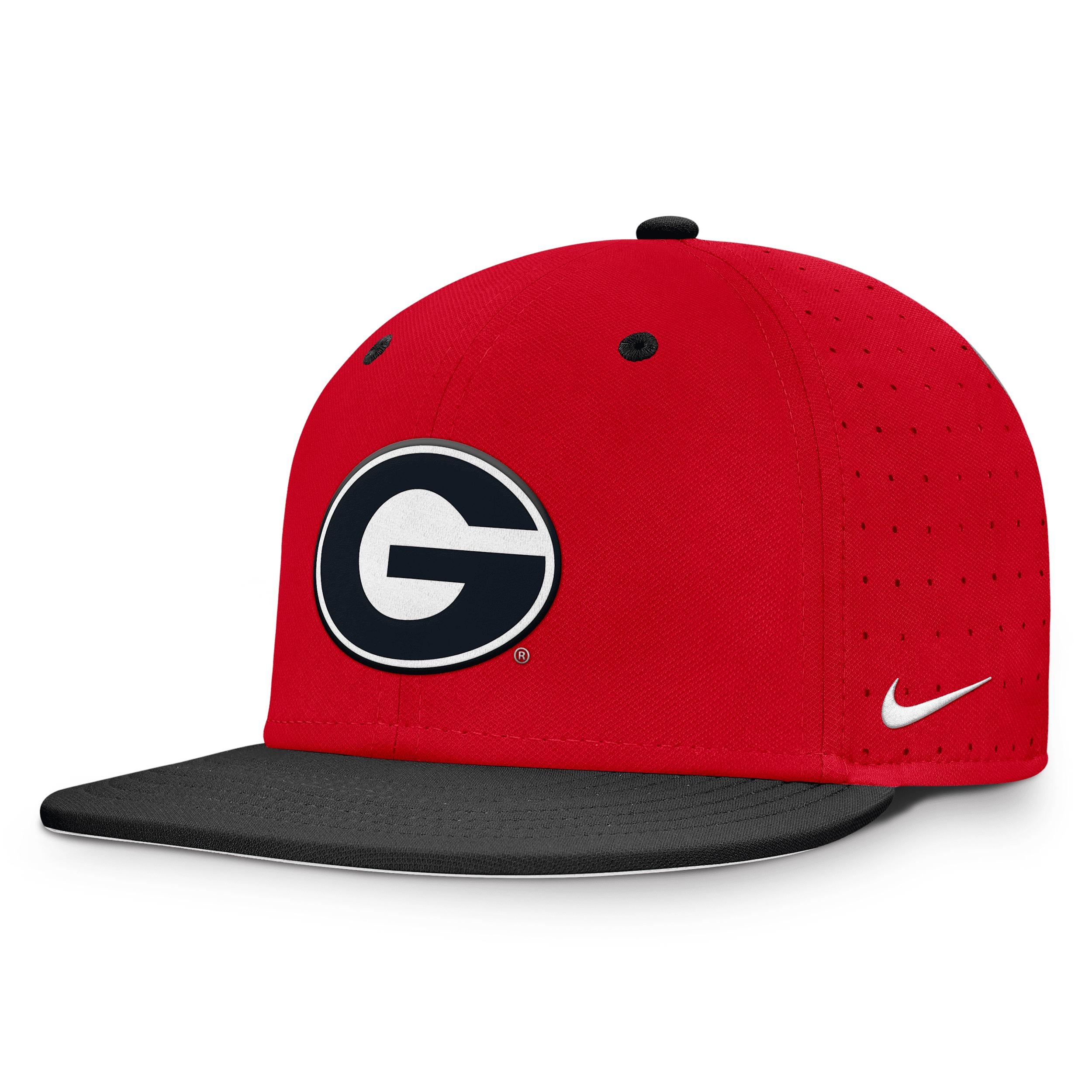 Men's Nike Red Georgia Bulldogs On-Field Dugout True Performance Fitted Hat, Size: 7 3/8 Product Image