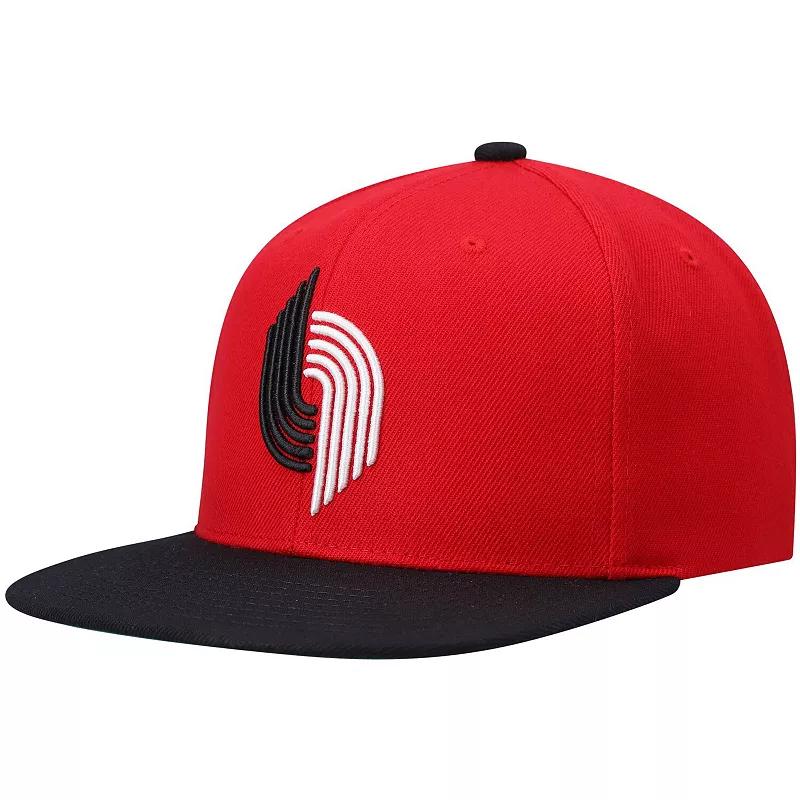 Men's Mitchell & Ness Red/Black Portland Trail Blazers Hardwood Classics Team Two-Tone 2.0 Snapback Hat Product Image