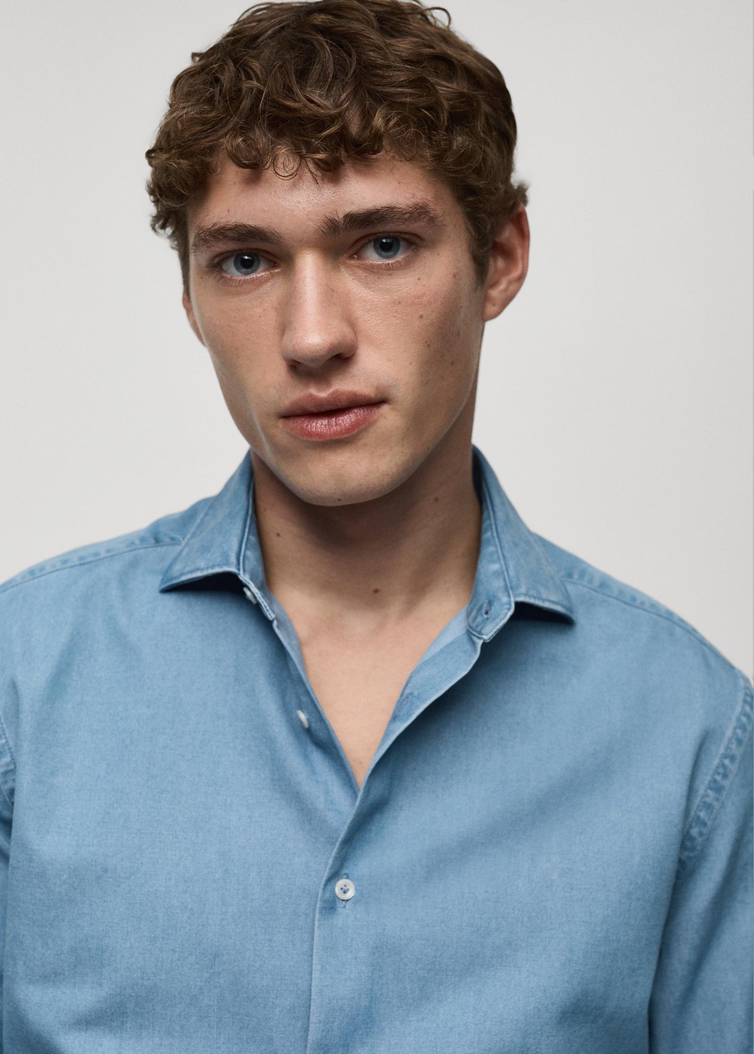 100% cotton chambray shirt - Men | MANGO USA Product Image