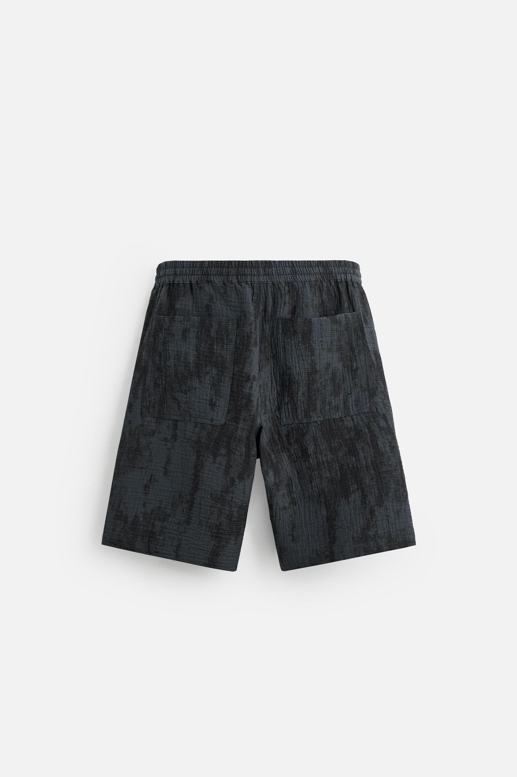 TIE DYE PRINT TEXTURED SHORTS Product Image