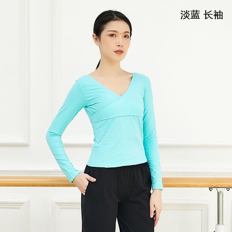 Long-Sleeve V-Neck Plain Dance T-Shirt Product Image