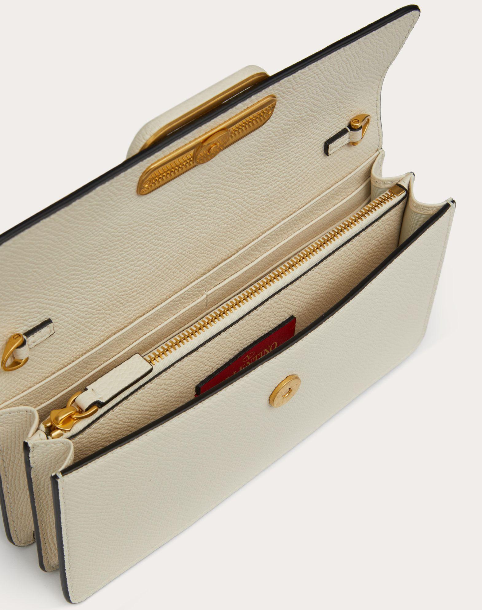 UPTOWN CHAIN WALLET IN GRAIN DE POUDRE EMBOSSED LEATHER Product Image