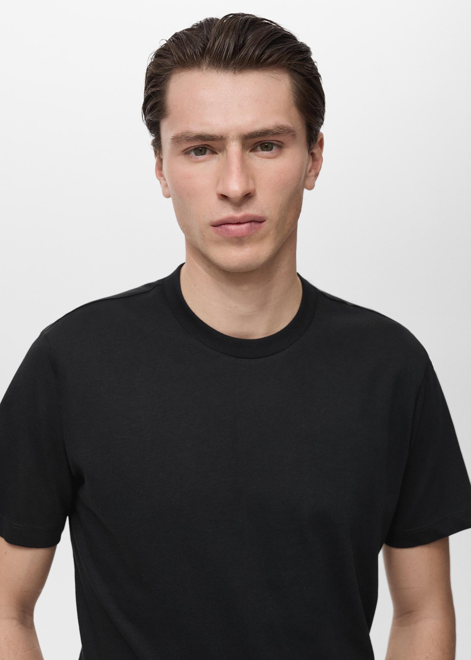 100% cotton slim-fit t-shirt - Men | MANGO USA Product Image