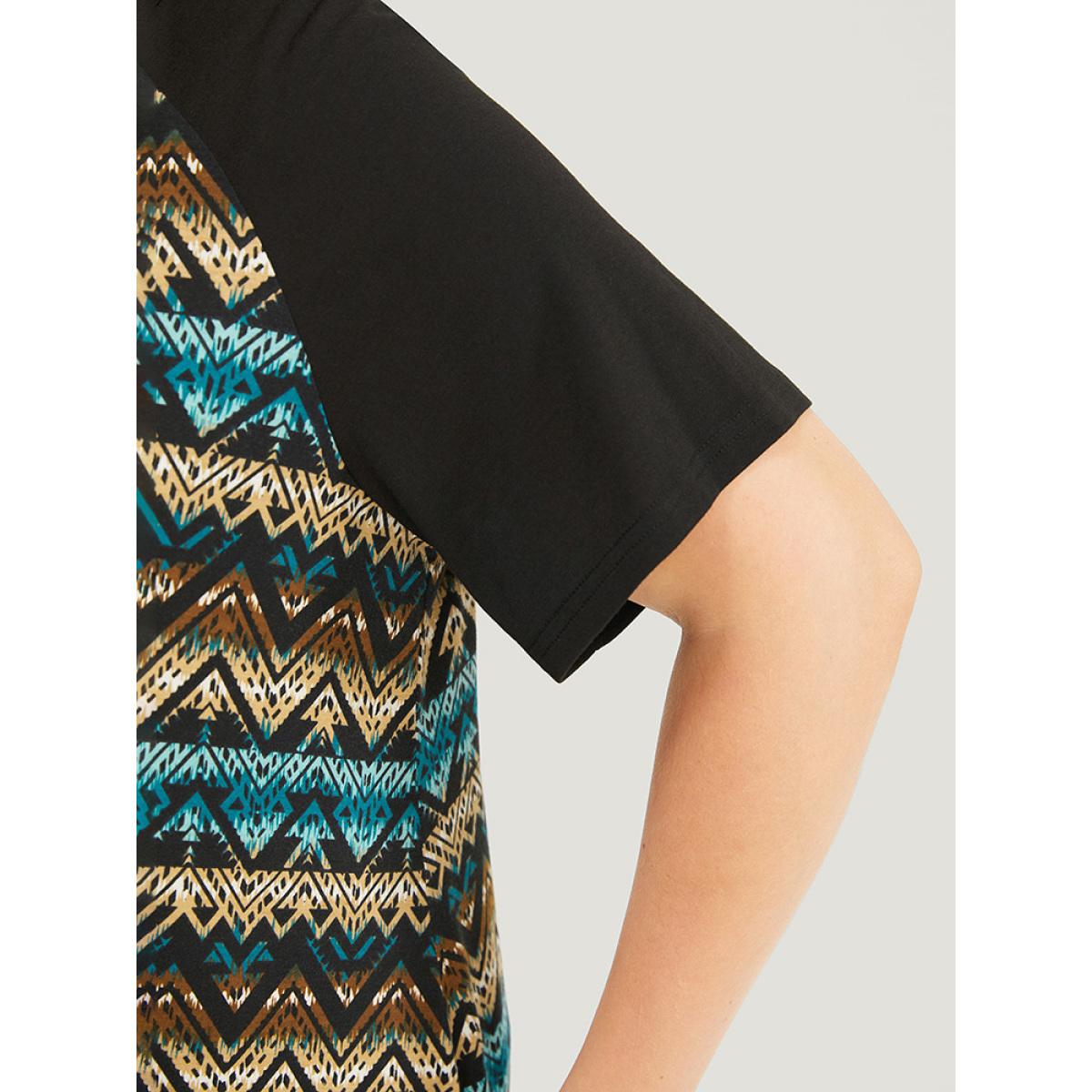 Plus Size Bandana Contrast Raglan Sleeve Asymmetrical T-shirt Black Women Elegant Bohemian Print Round Neck Dailywear T-shirts BloomChic 12/L Product Image