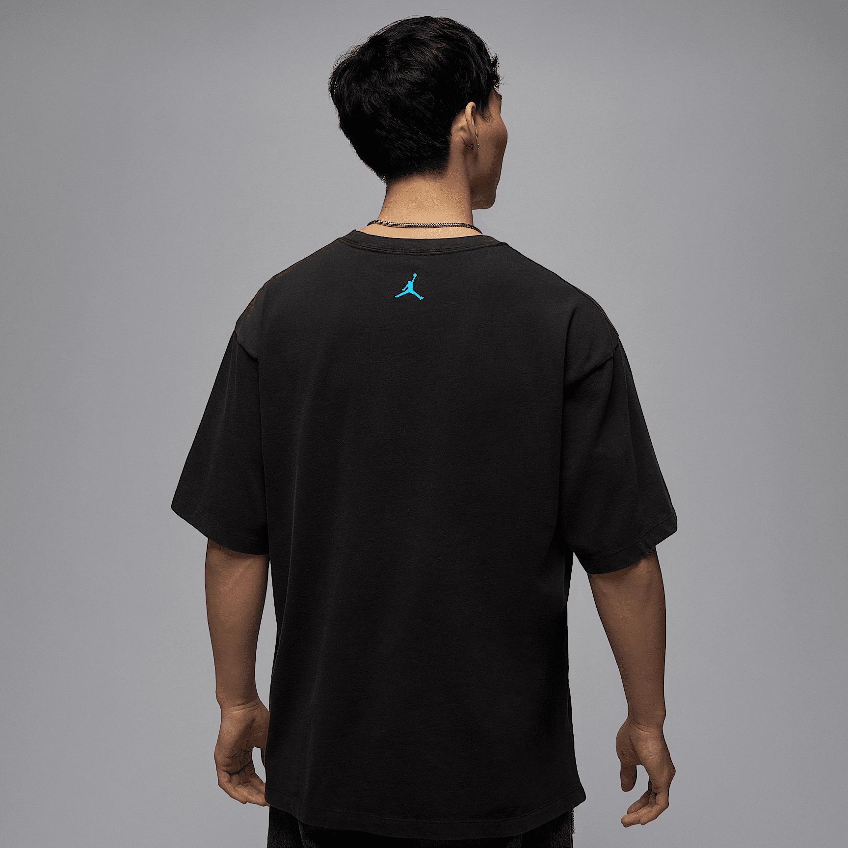 Men's Jordan Flight Essentials Graphic T-Shirt Product Image