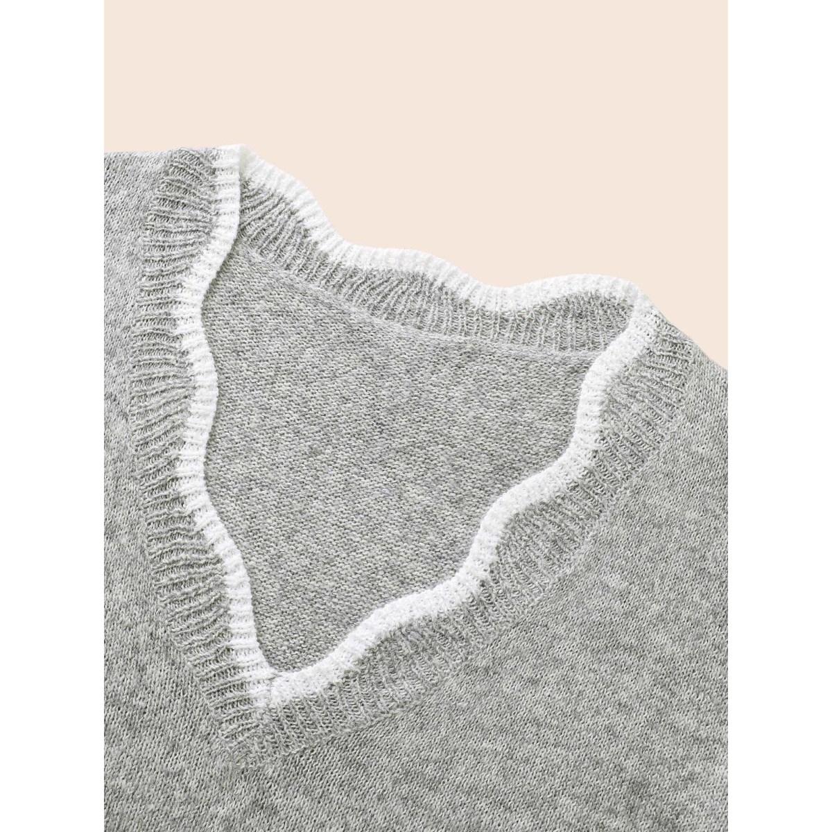 Plus Size Floral Scalloped Trim Split Hem Pullover Mediumgray Women Casual Loose Long Sleeve V-neck Everyday Pullovers BloomChic 18-20/2X Product Image