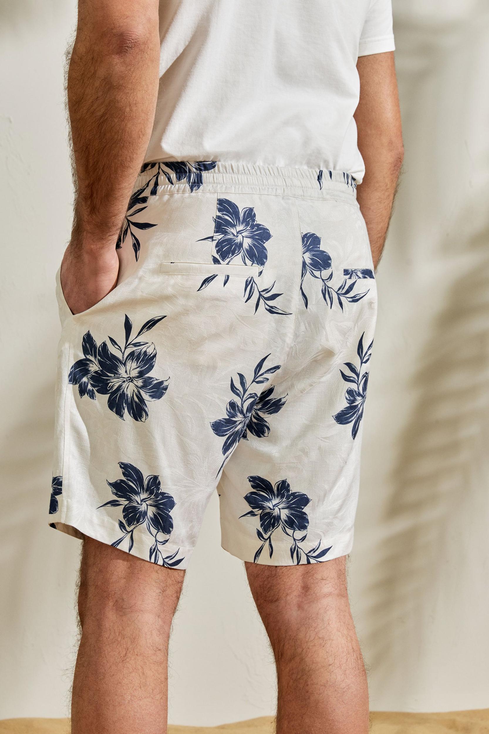 Hawaiian Cruise Lily Shorts Product Image