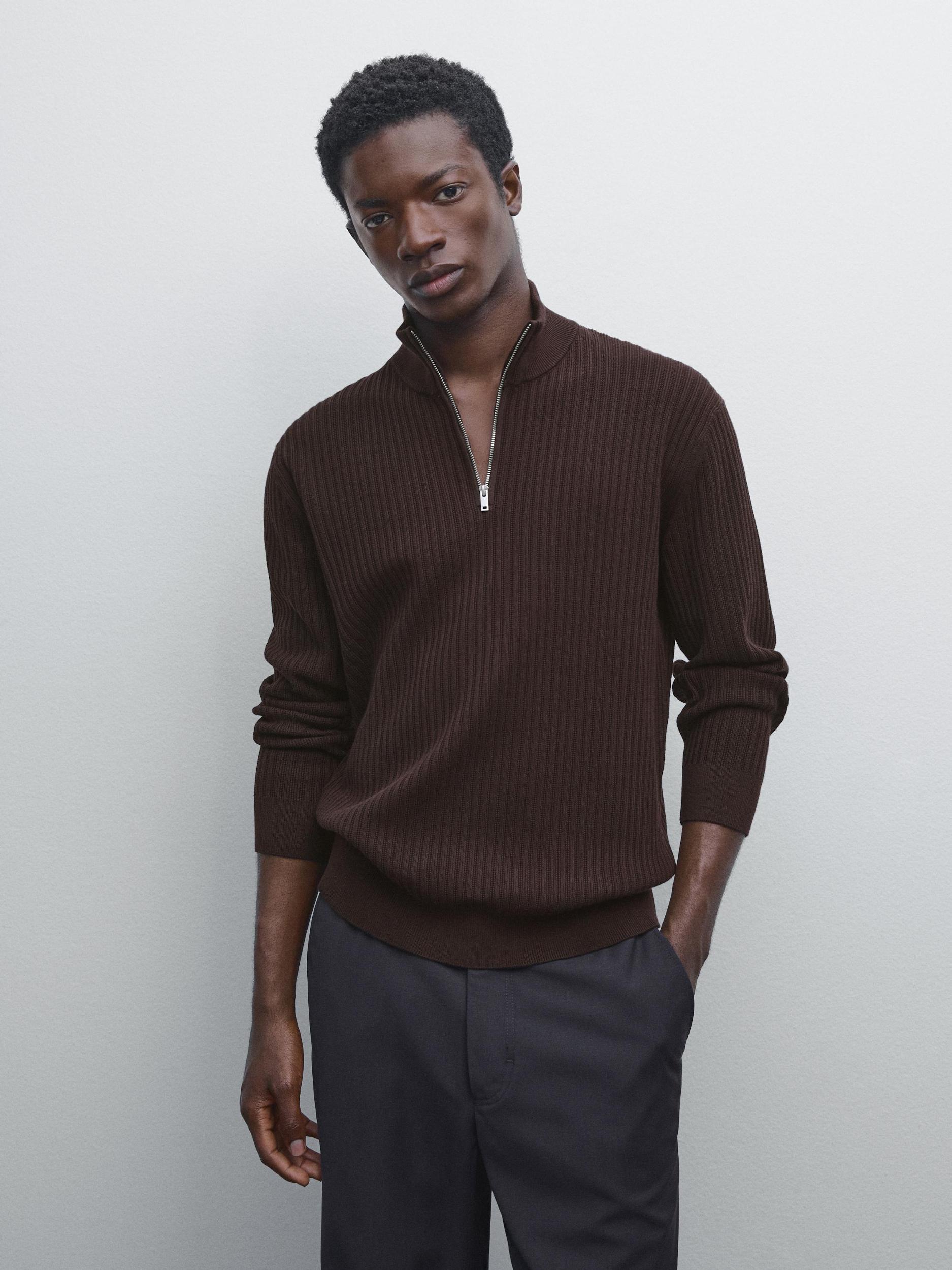 Mock neck knit sweater Product Image