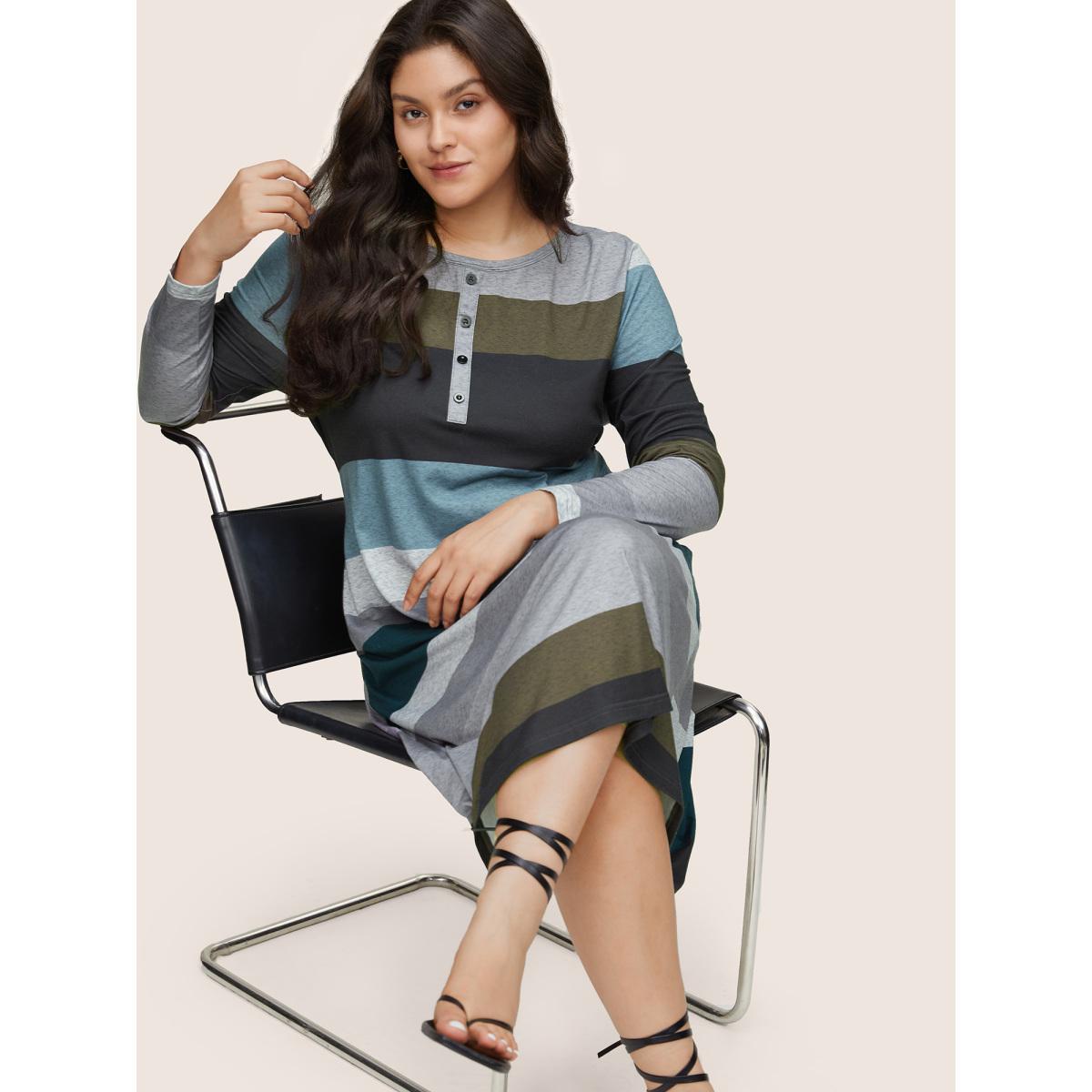 Plus Size Colorblock Contrast Button Detail Pocket Dress DarkGreen Women Casual Printed Round Neck Long Sleeve Curvy Midi Dress BloomChic 22-24/3X Product Image