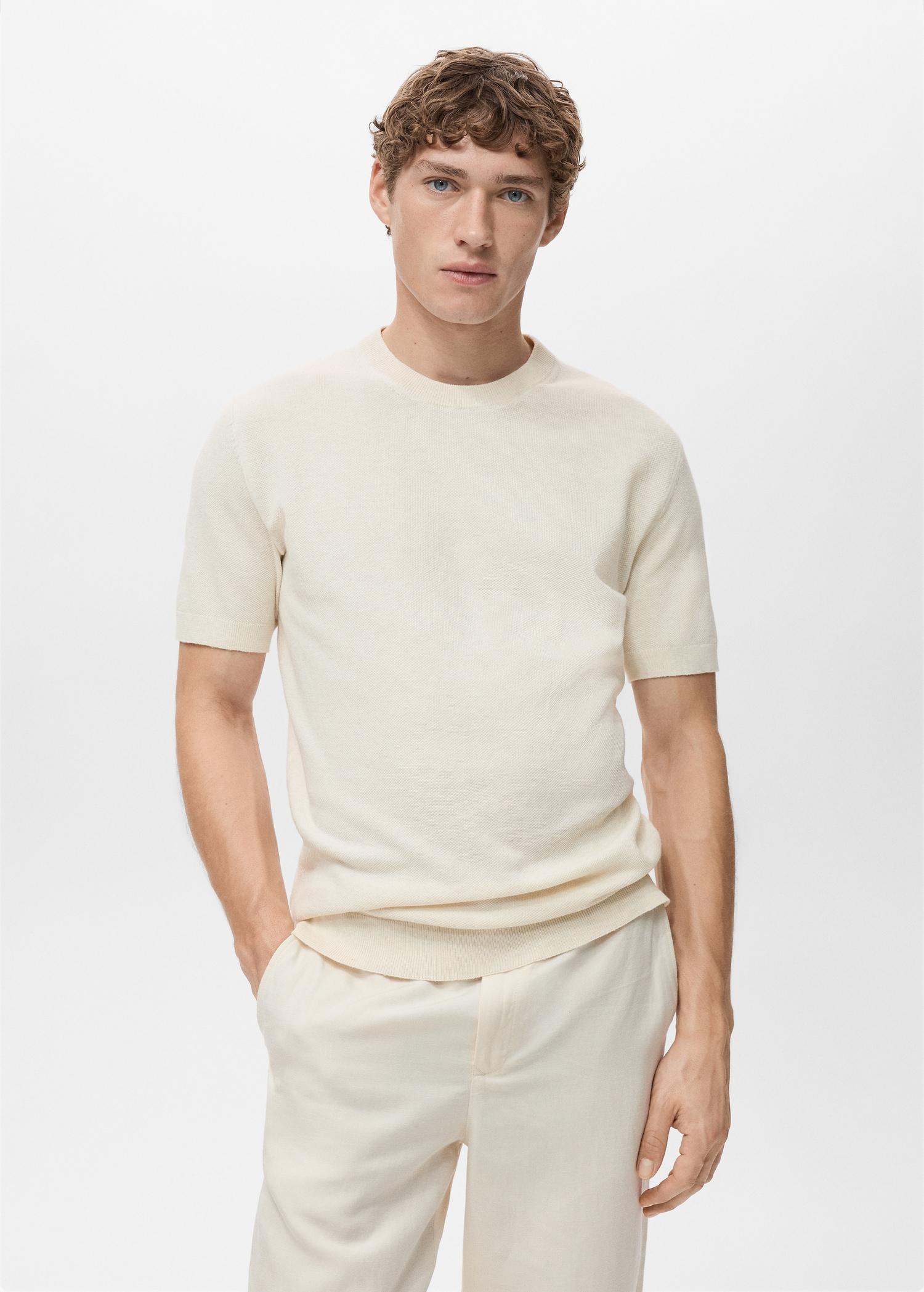 Cotton fine-knit t-shirt - Men | MANGO USA Product Image