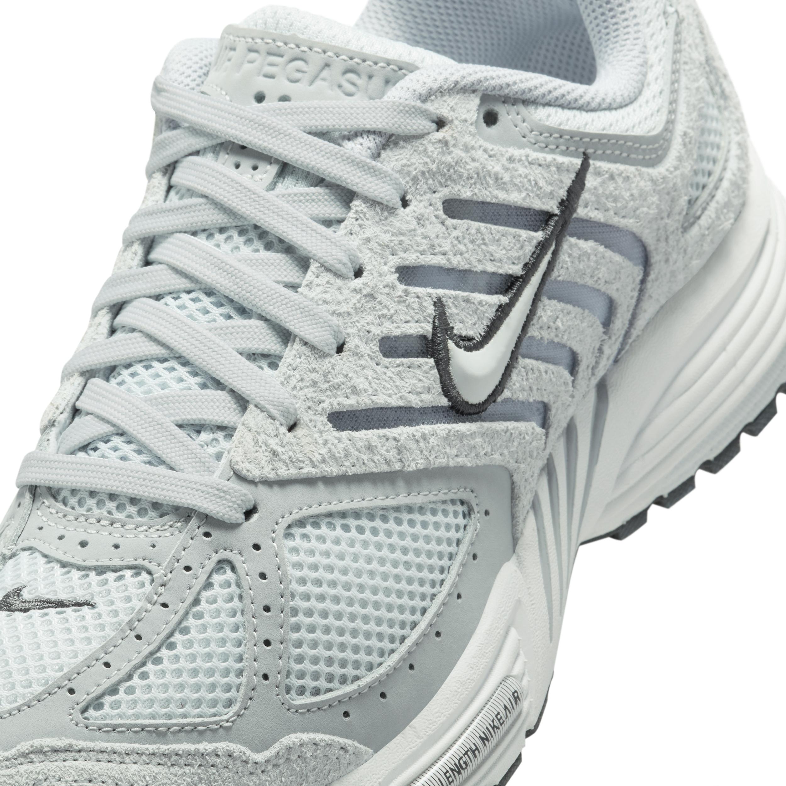 Nike Womens Air Pegasus 2005 Shoes | HQ1675-100 Product Image
