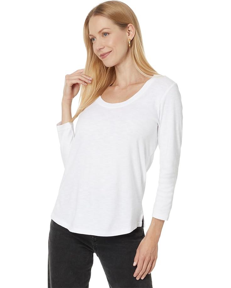 3/4 Sleeve V-Neck Tee with Curved Hem Product Image