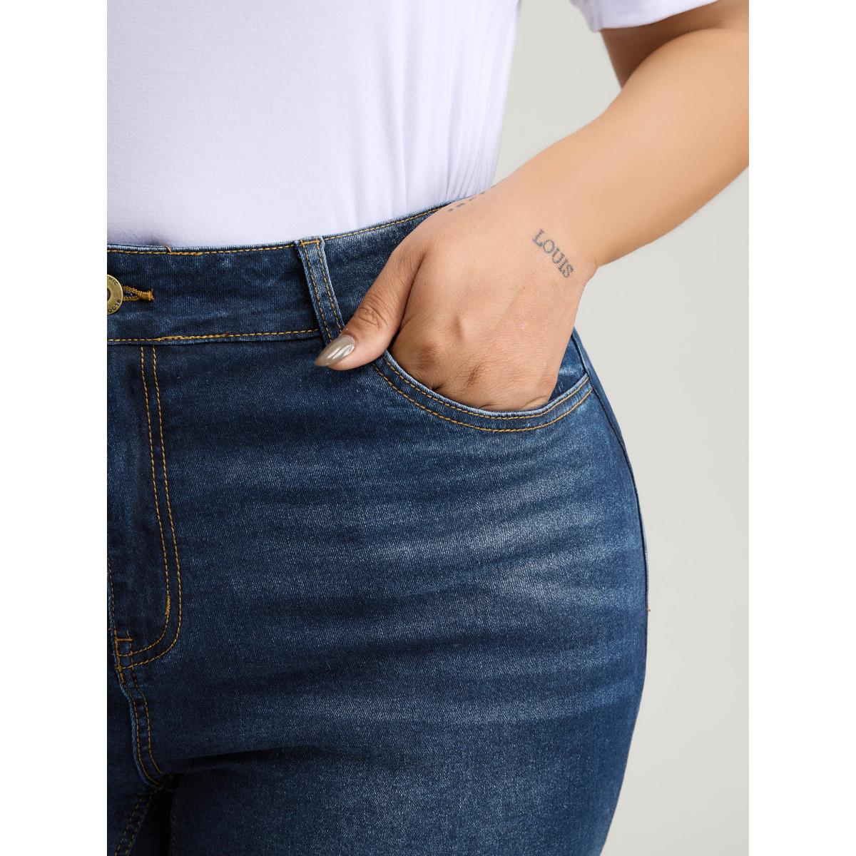 Plus Size Stretch Rolled Hem Straight-Leg Jeans Women Denimblue Leisure High stretch Slanted pocket Jeans BloomChic 30/6X Product Image