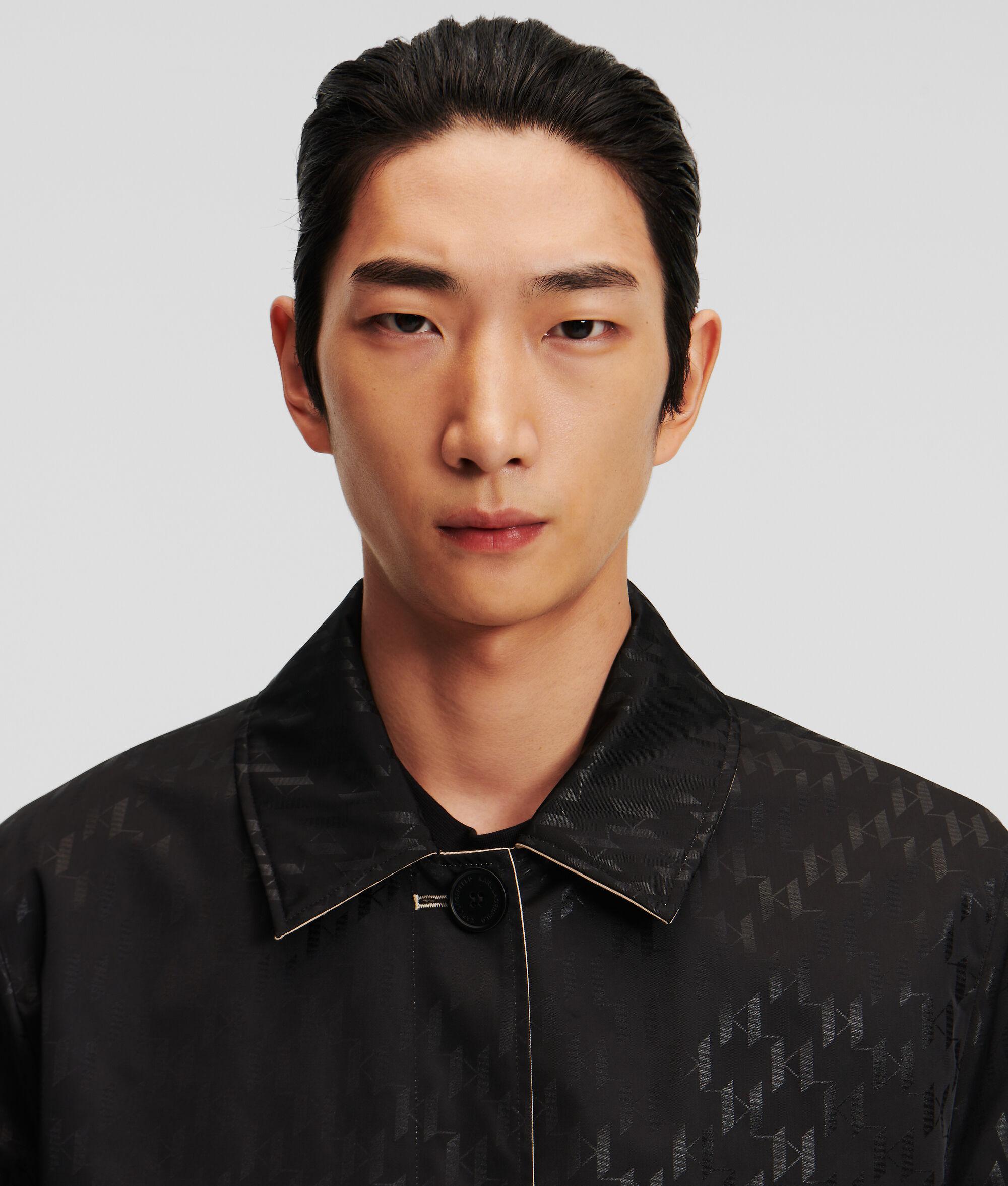 REVERSIBLE TRENCHCOAT Product Image