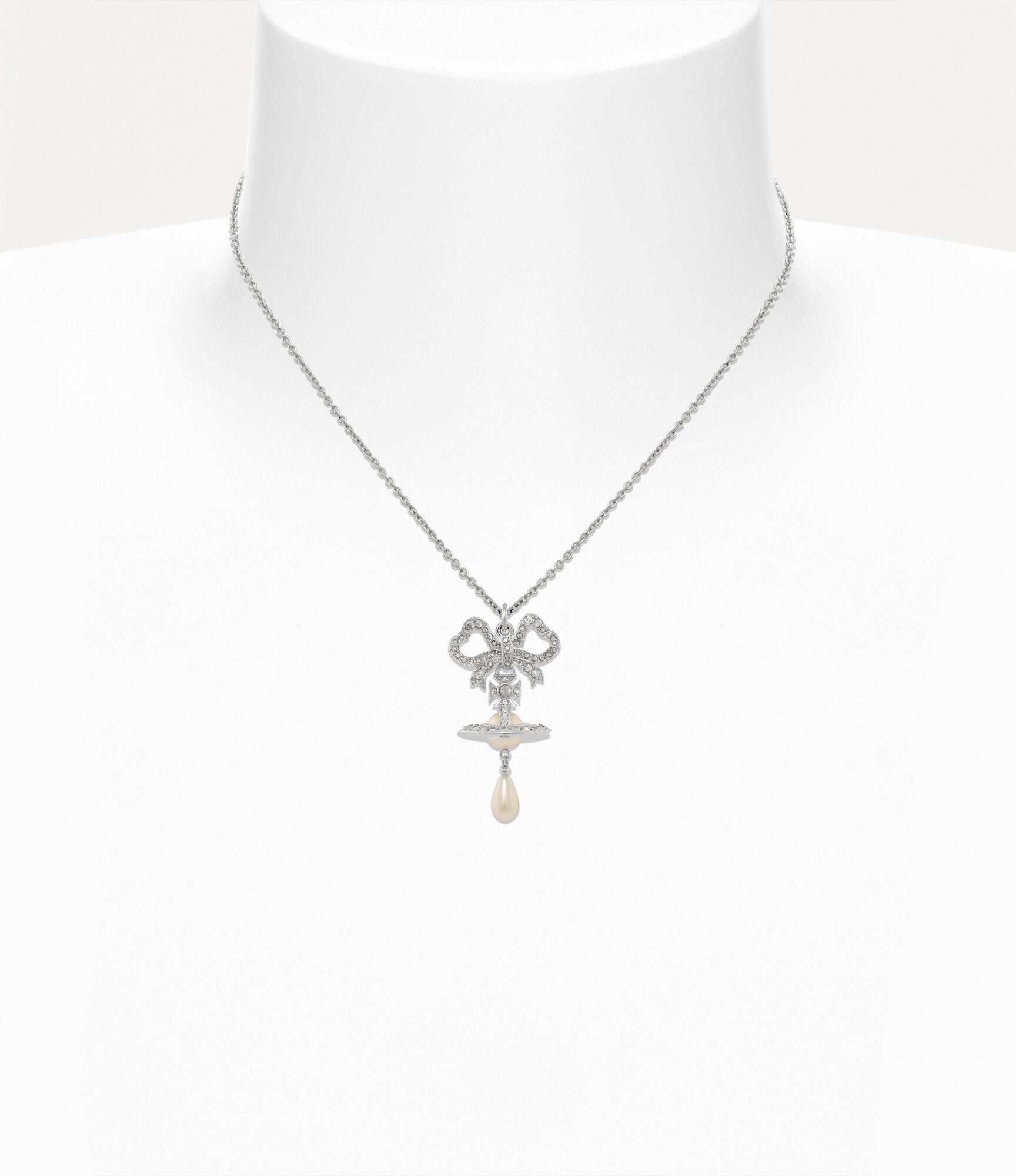 Rigoberta Pearl Pendant Necklace Product Image