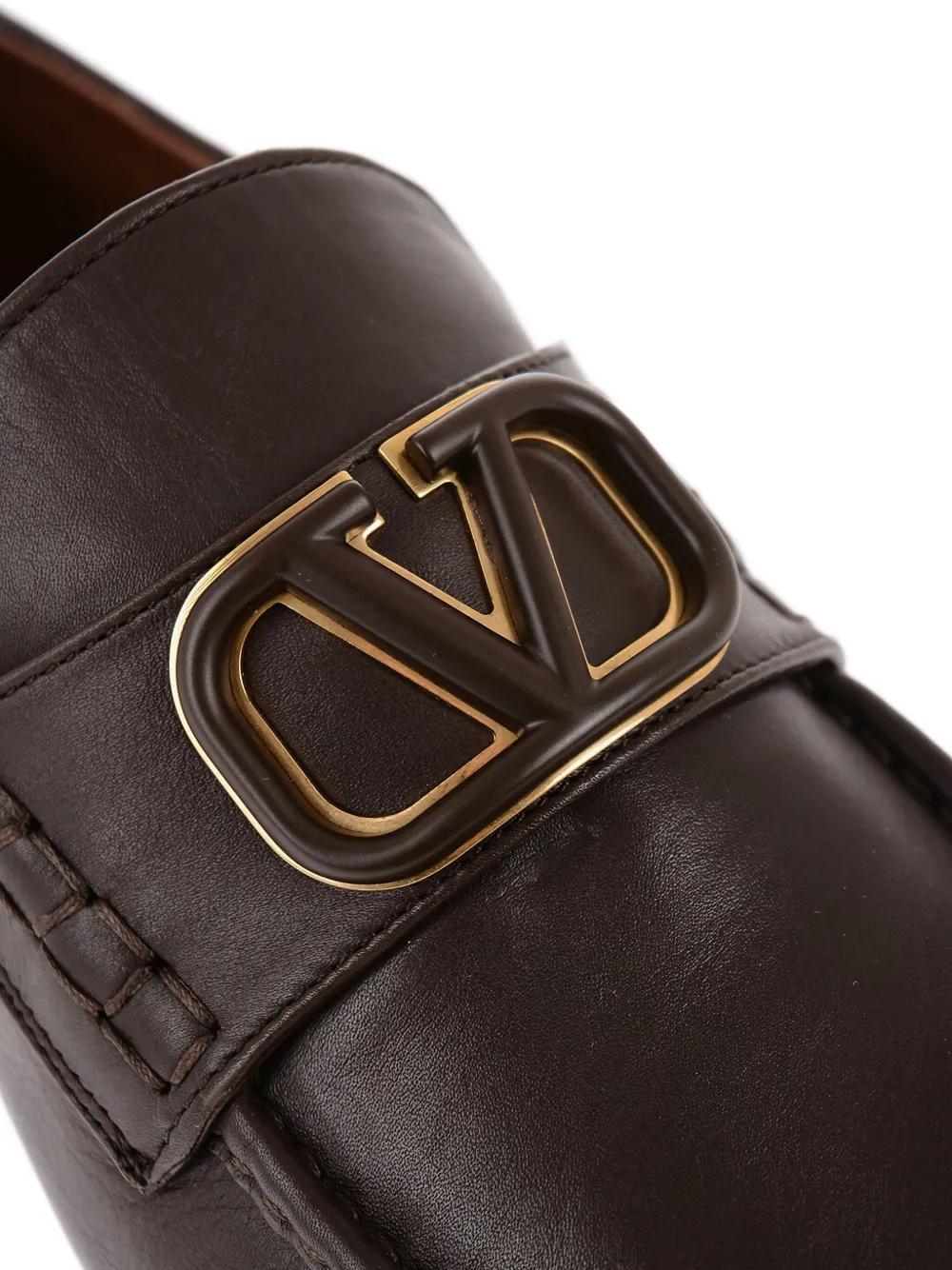 VLogo Signature leather loafers Product Image