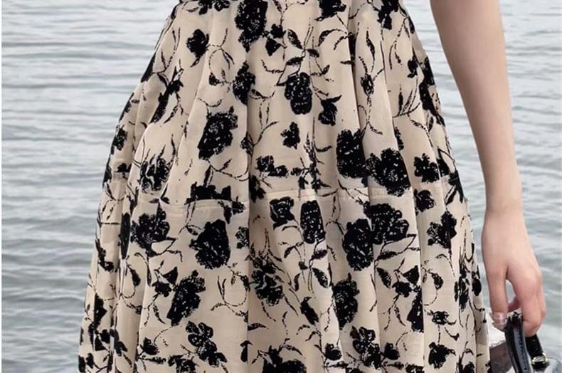 Puff-Sleeve Floral Lace Trim Midi Sundress Product Image