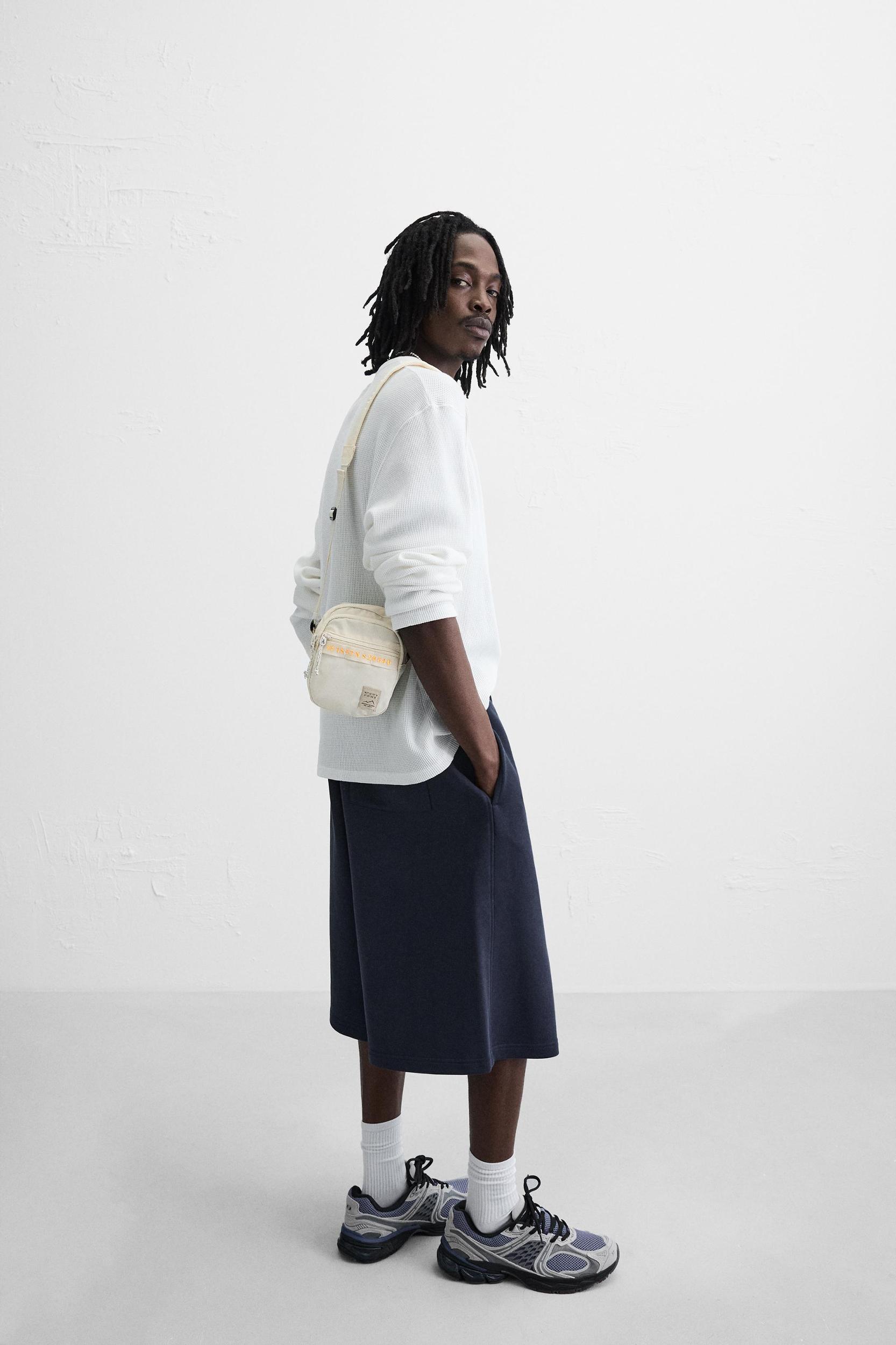 CONTRAST TECHNICAL CROSSBODY BAG Product Image