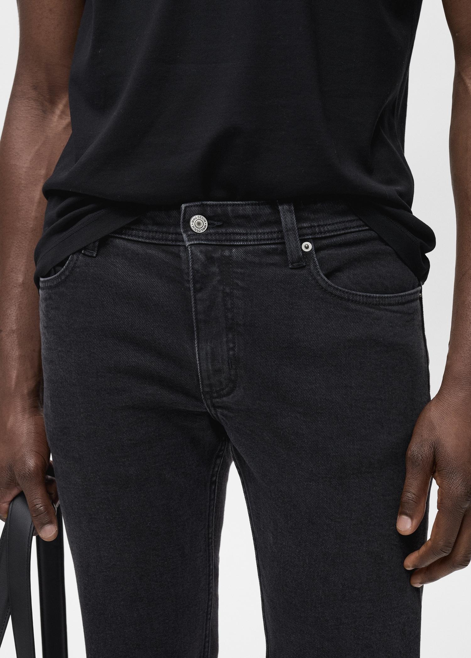 Slim fit black Jan jeans - Men | MANGO USA Product Image