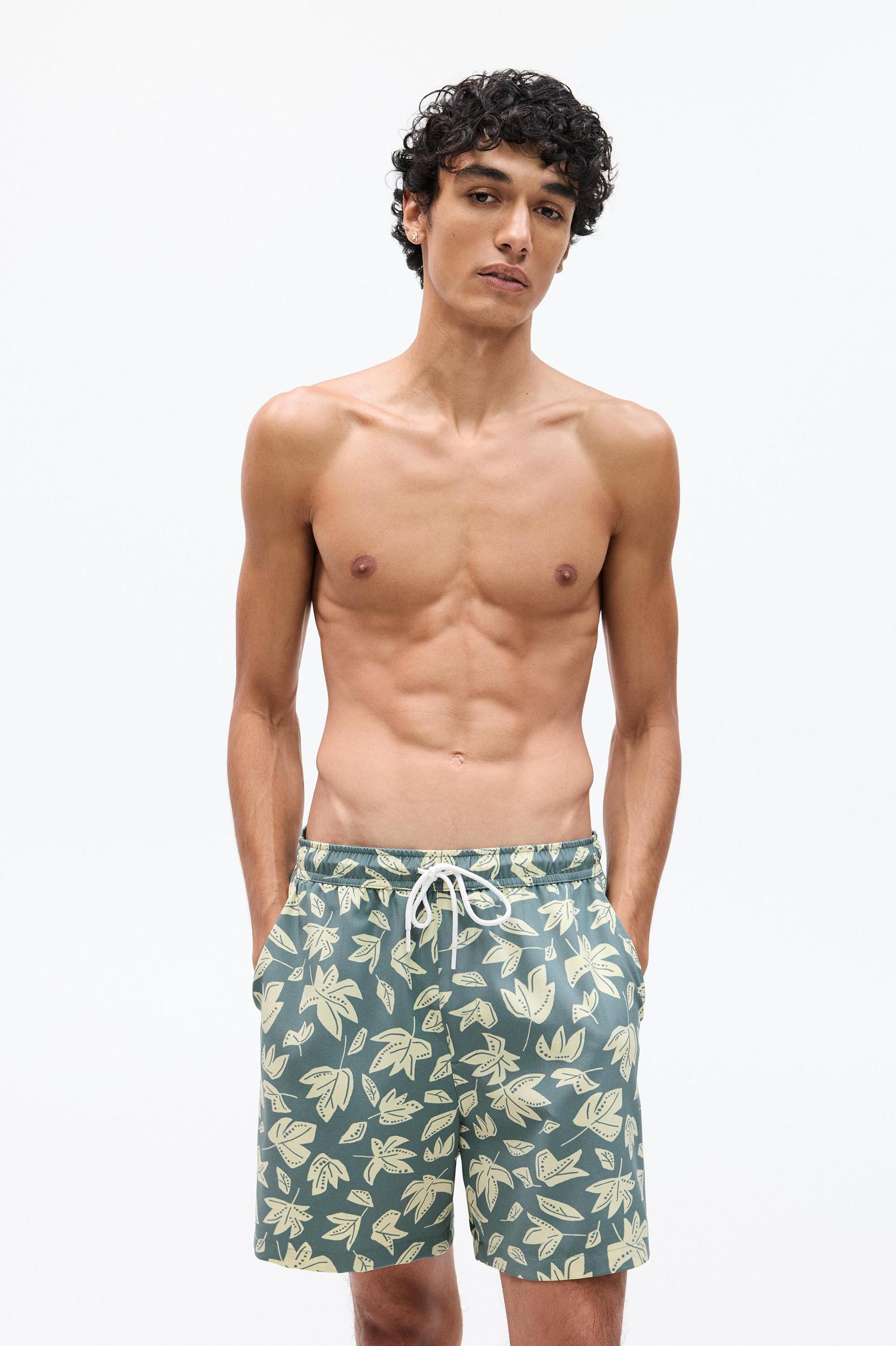 Leaf print board shorts Product Image