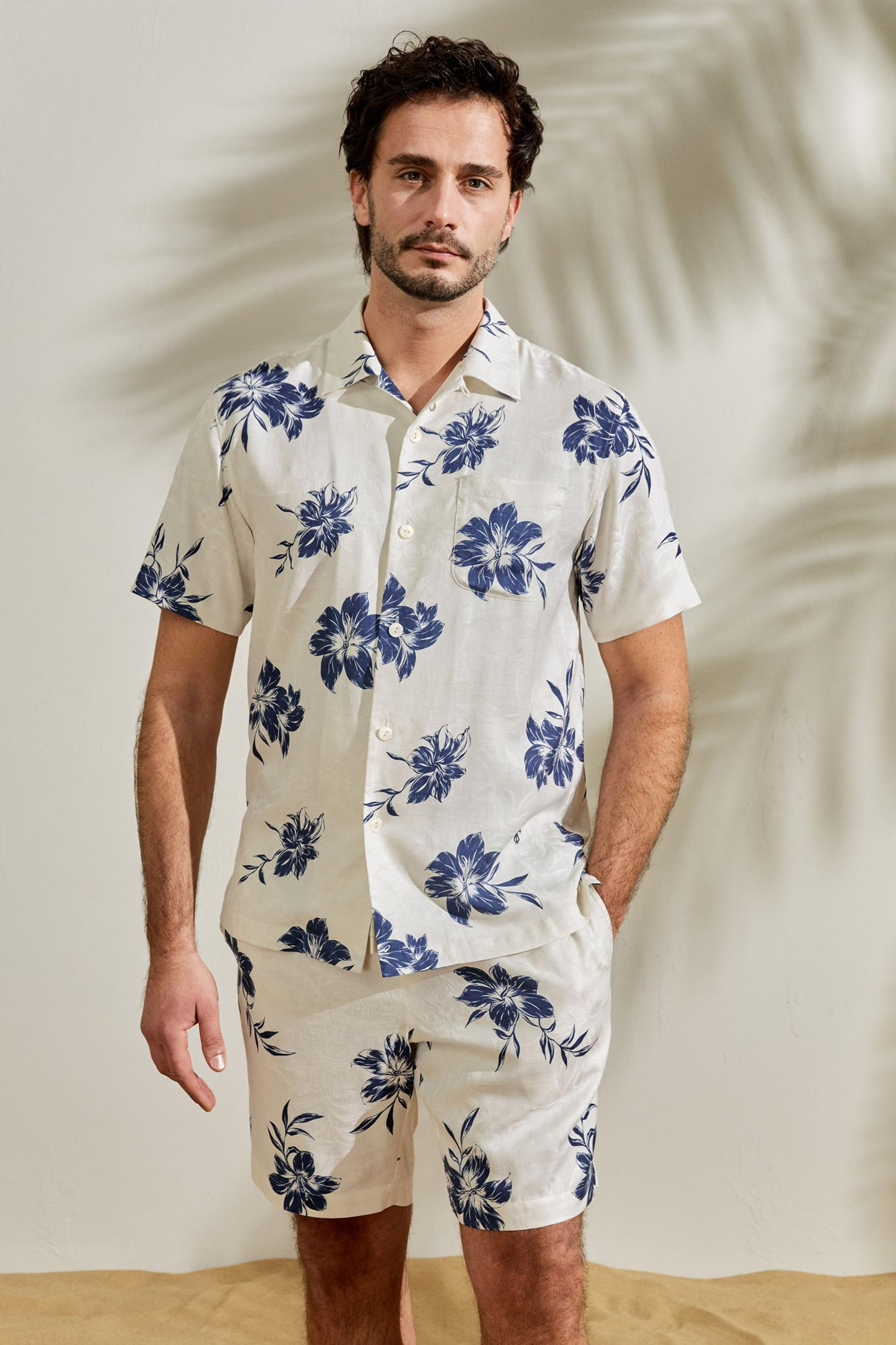 Hawaiian Cruise Lily Shirt Product Image