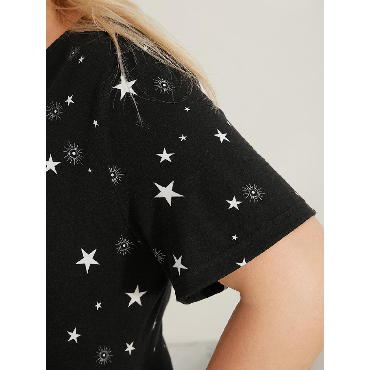 Plus Size Moon And Star Round Neck Pocket Night Dress Women Black Casual Moon and Star Round Neck Pocket Loungewear BloomChic 14-16/1X Product Image