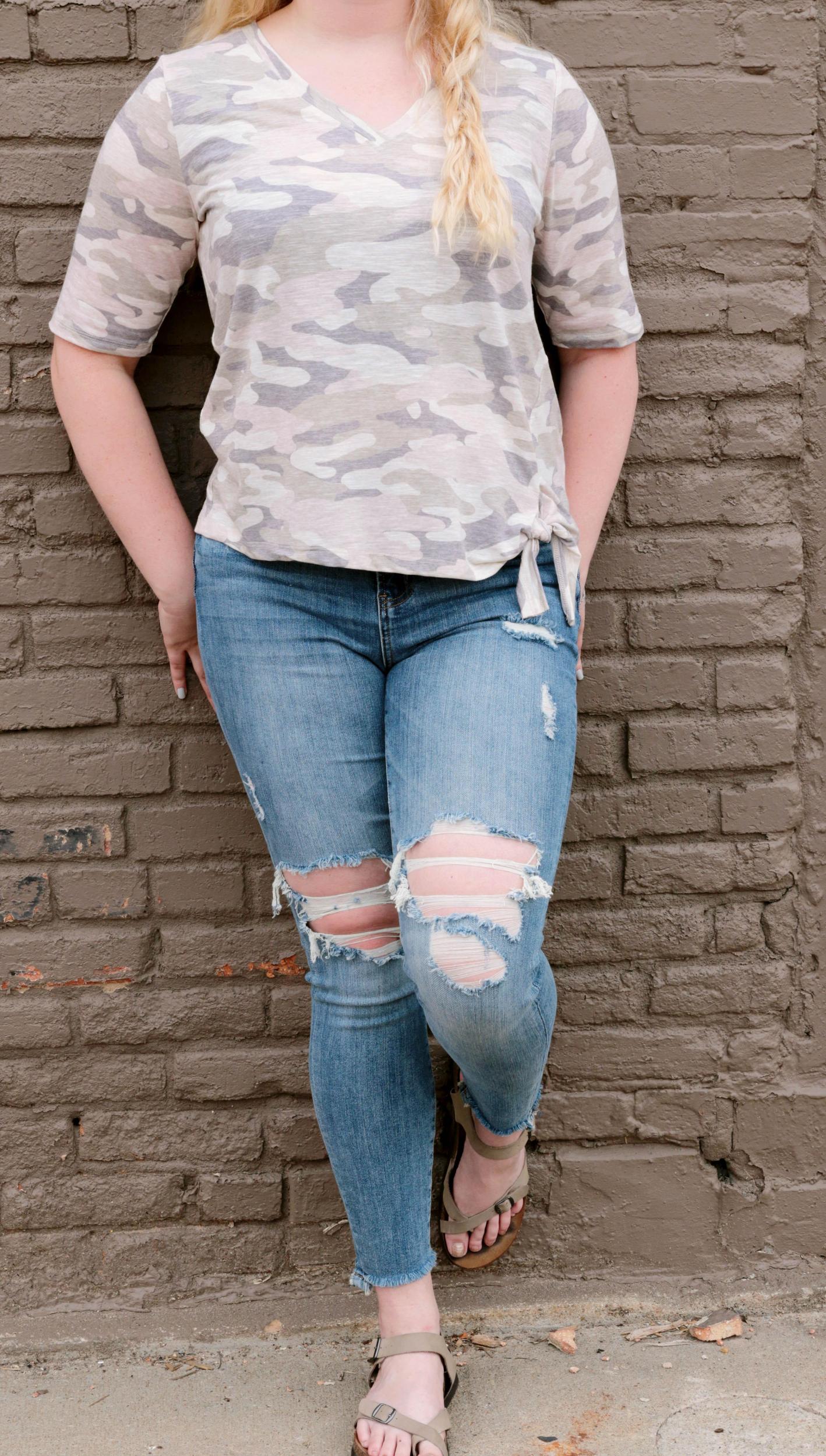 B0780TK1E   Shirley Elbow Sleeve V-Neck Top Product Image