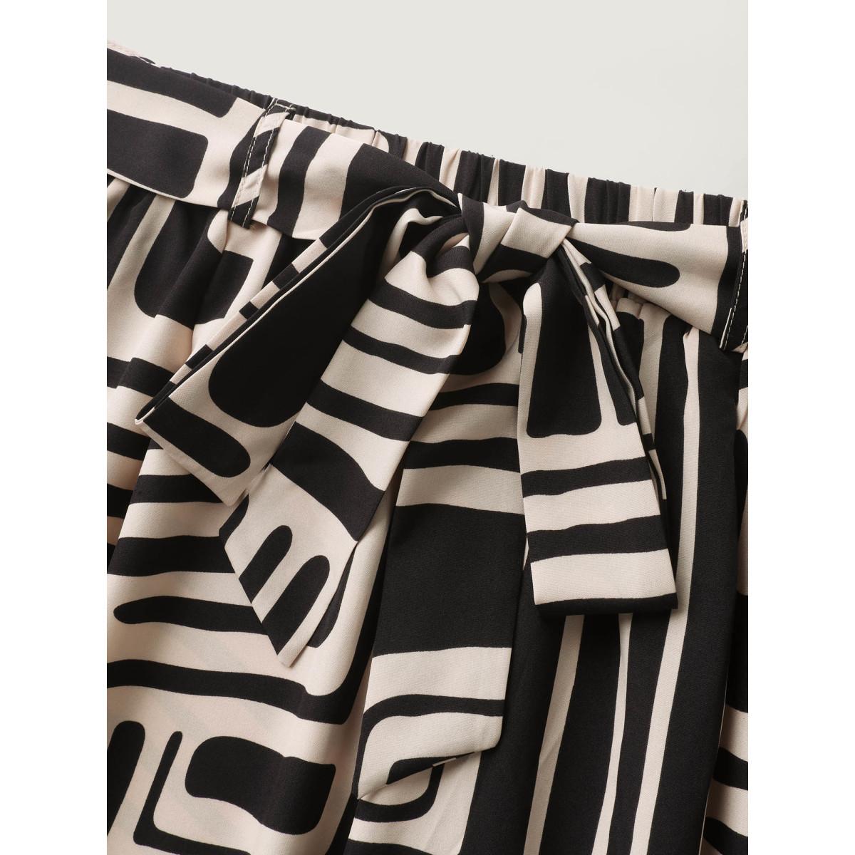 Plus Size Geometric Print Wide-Leg Belted Pants Women Black Loose Mid Rise Work Pants BloomChic 14-16/1X Product Image