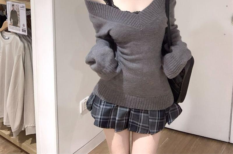 Long-Sleeve V-Neck Melange Knit Top / Lace Tank Top / Plaid Pleated Mini A-Line Skirt Product Image